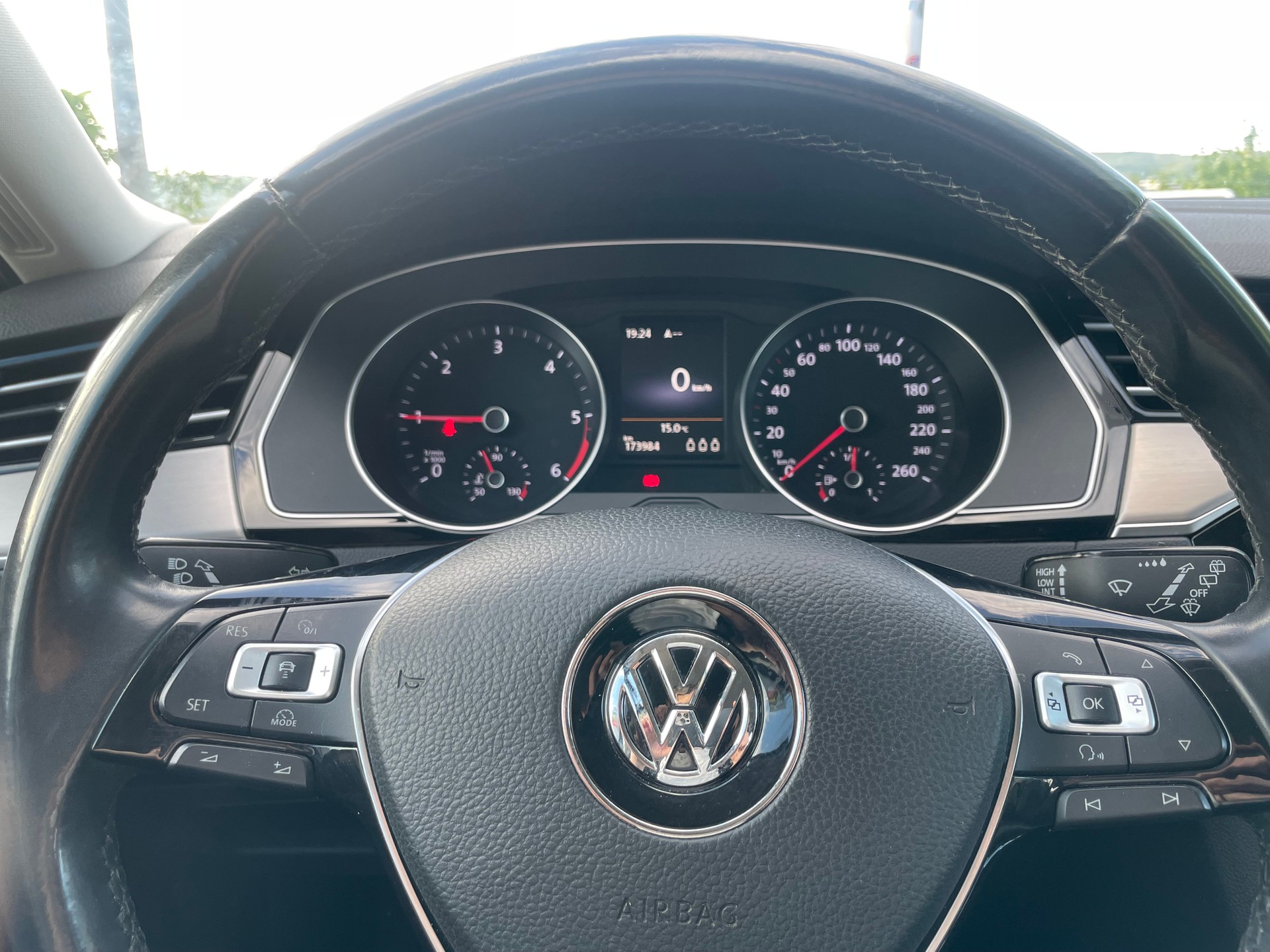 VW Passat Variant 2.0 TDI SCR BMT Highline 4Motion-image-12