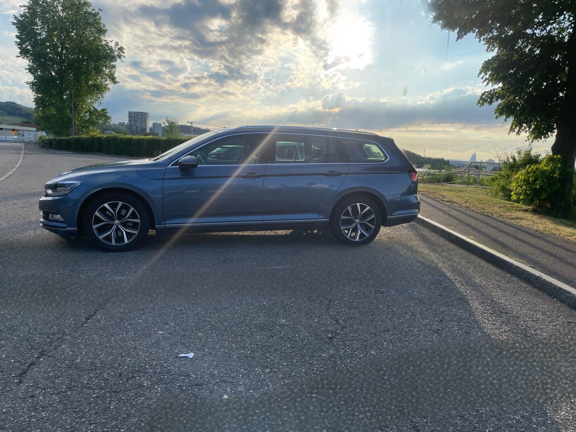 VW Passat Variant 2.0 TDI SCR BMT Highline 4Motion-image-8