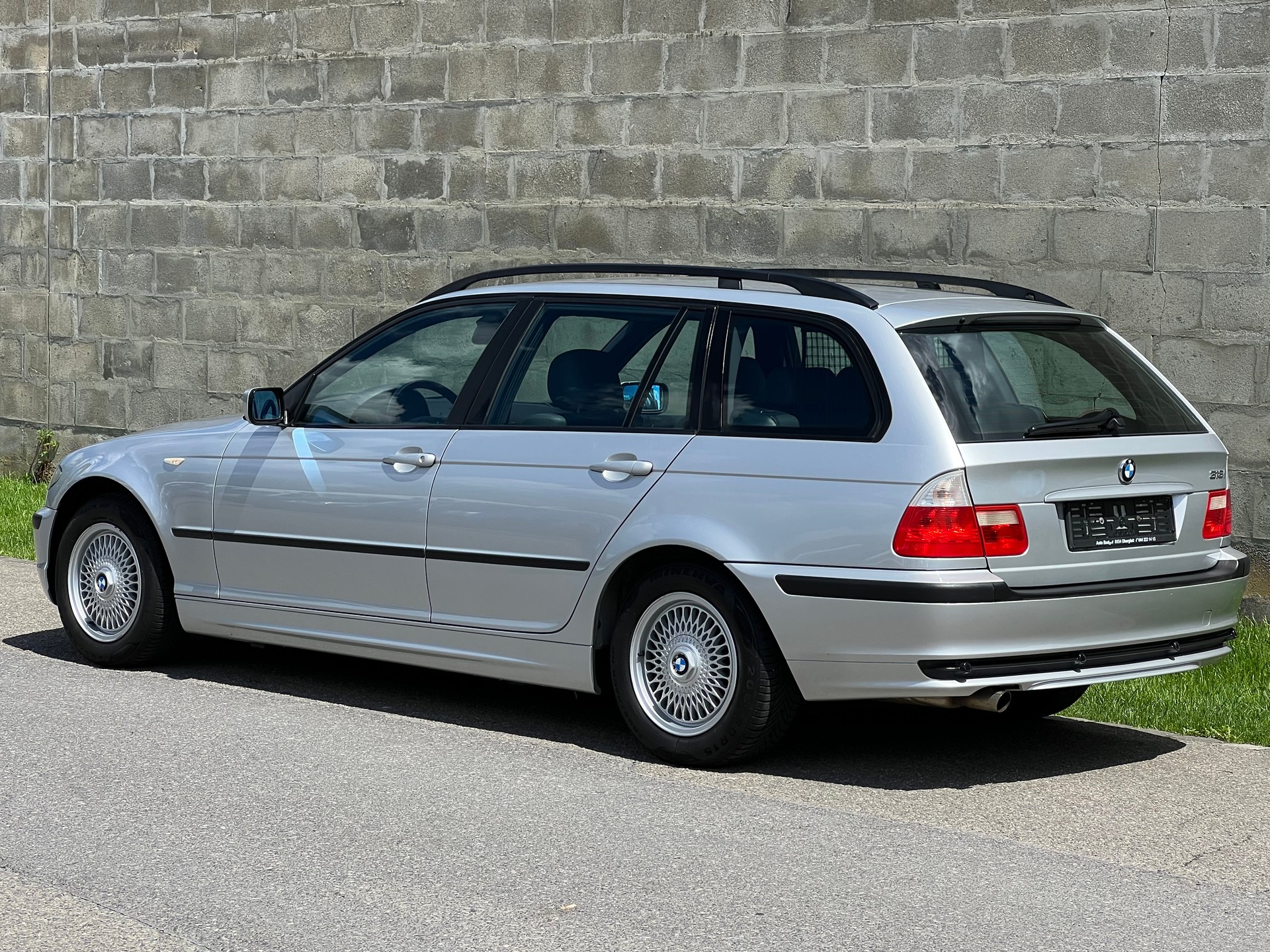 BMW 318i Touring-image-2