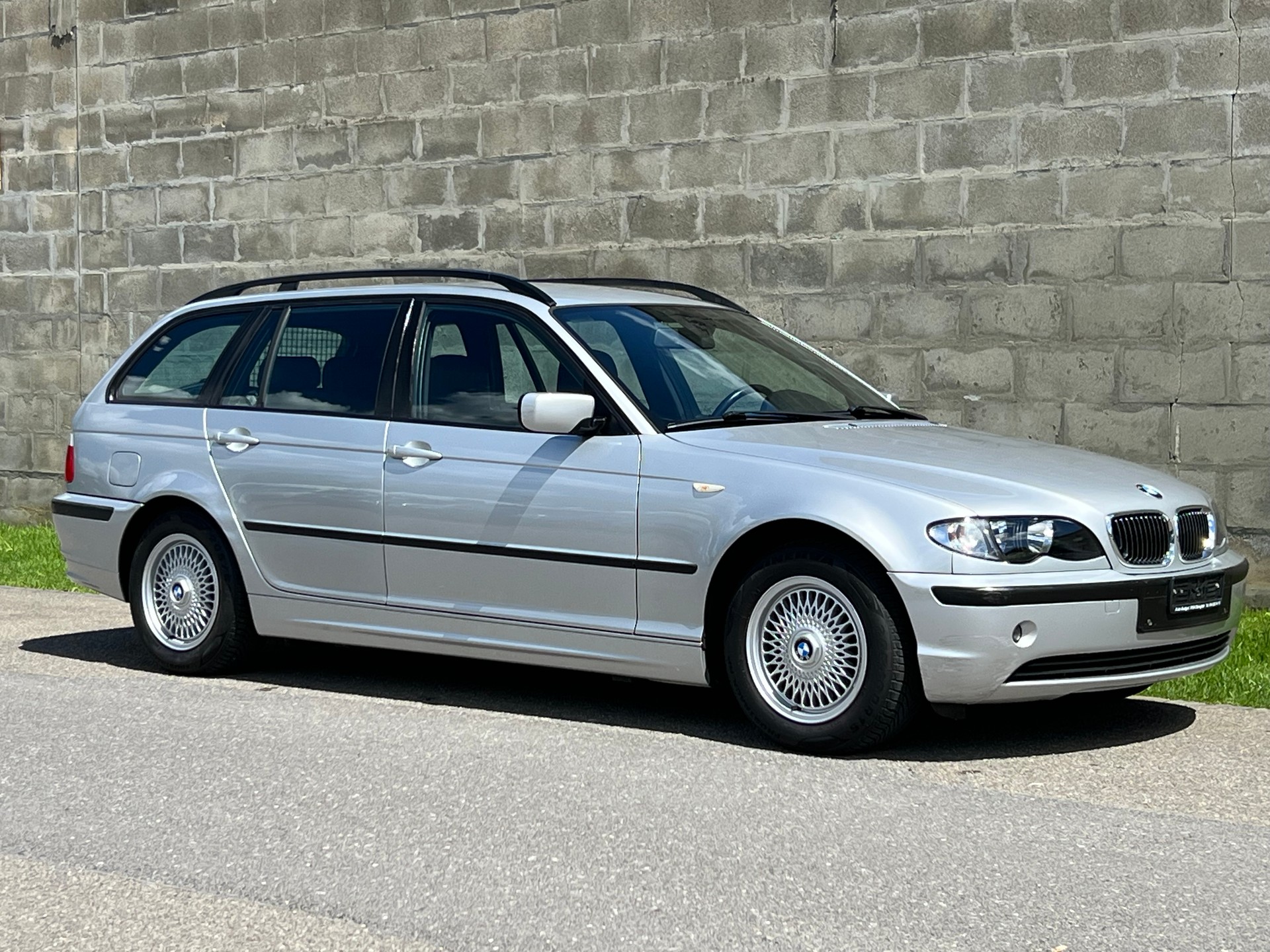 BMW 318i Touring-image-3