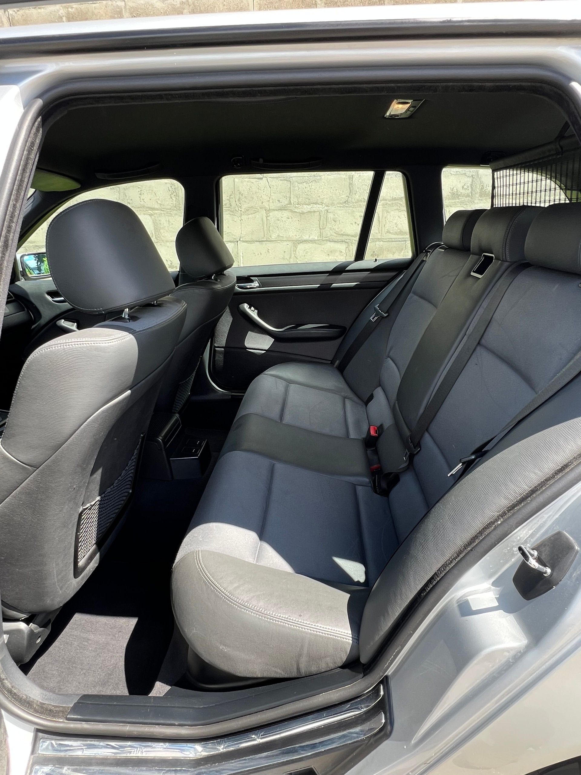 BMW 318i Touring-image-9