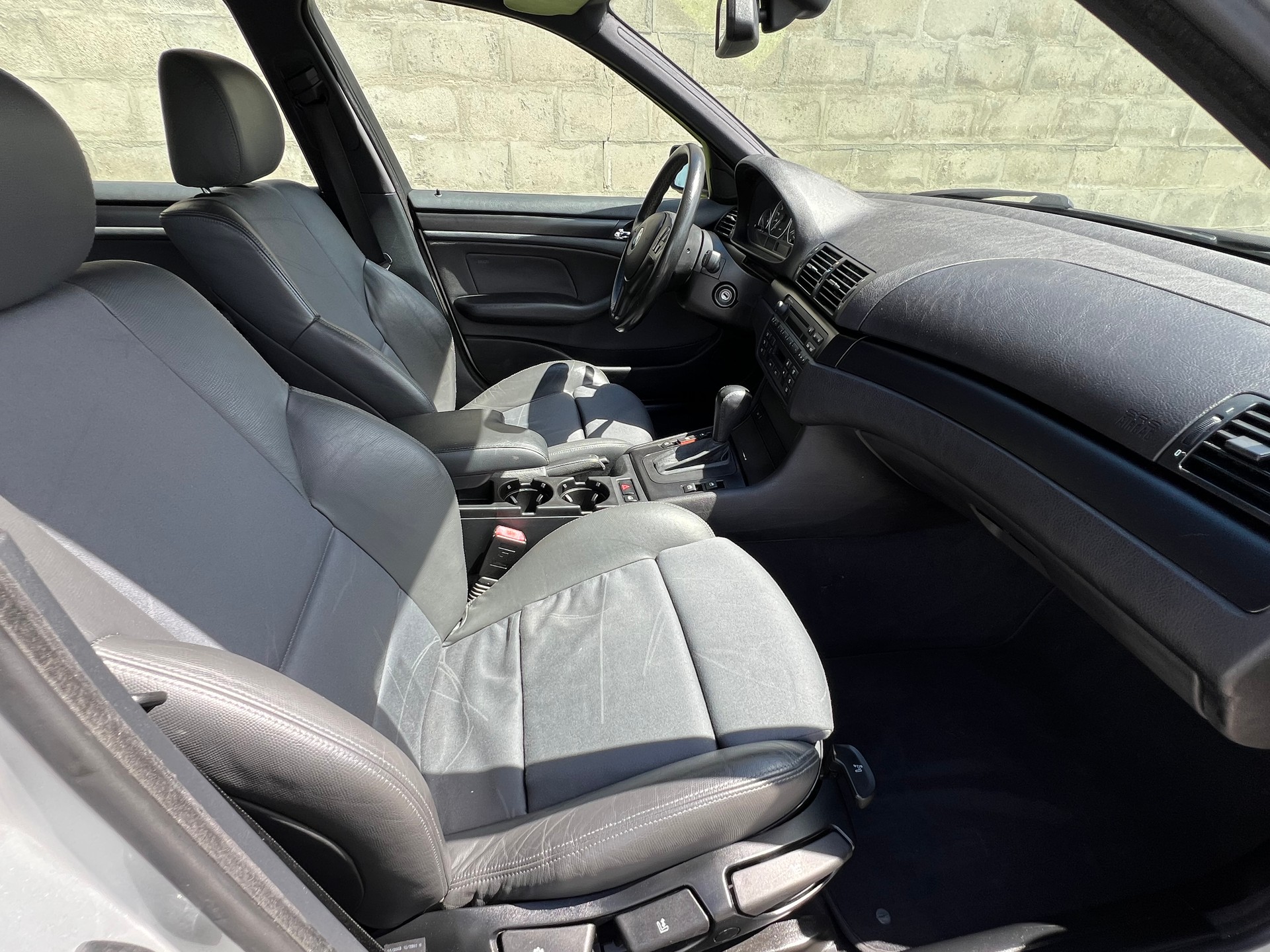 BMW 318i Touring-image-8