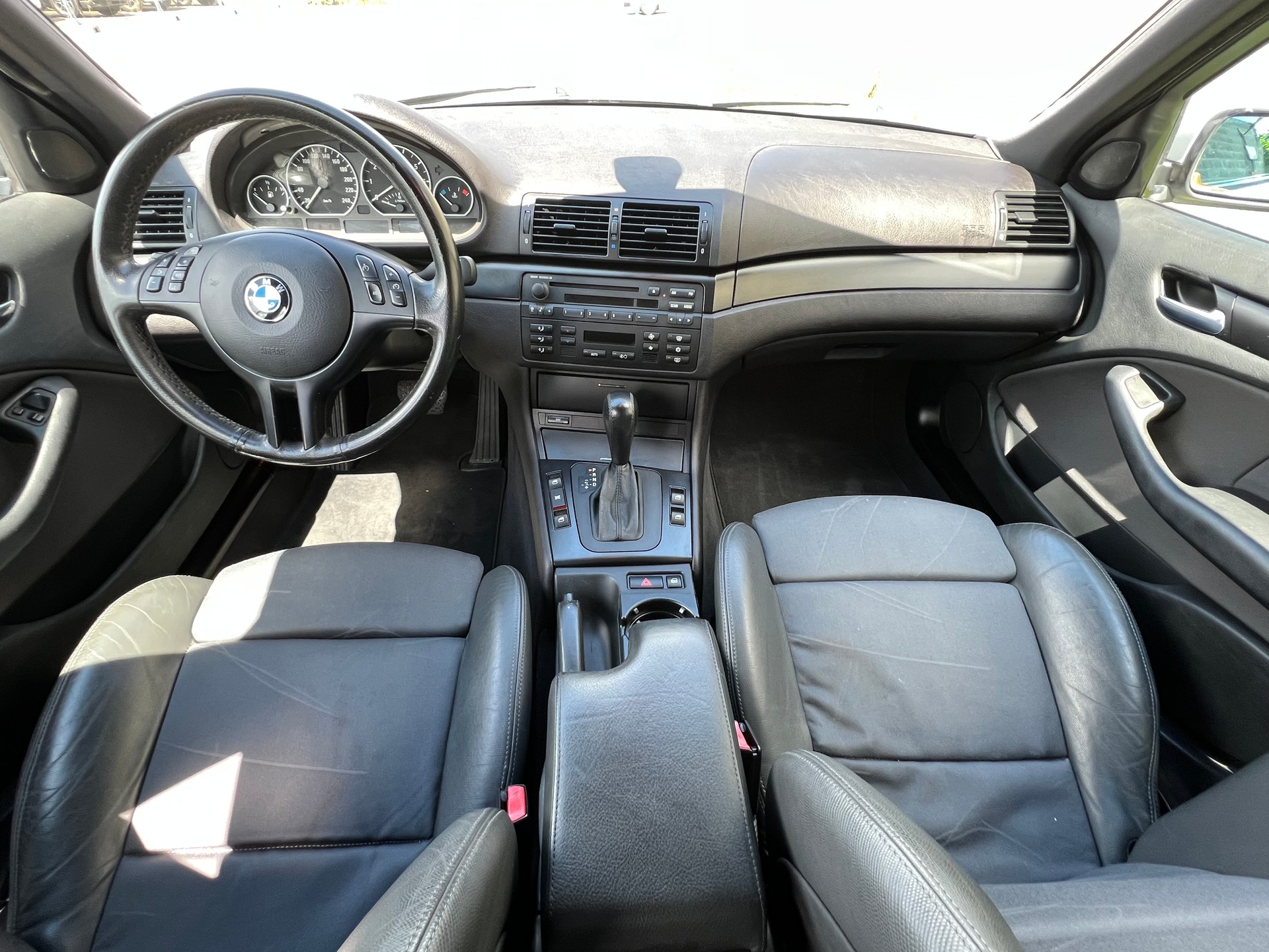 BMW 318i Touring-image-6