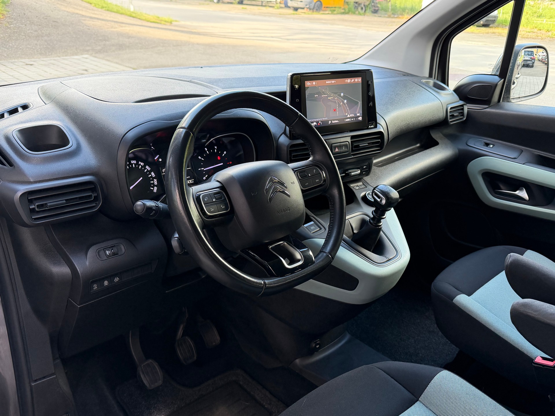 CITROEN Berlingo XL 1.5 BlueHDi 7 Plätze Feel-image-11