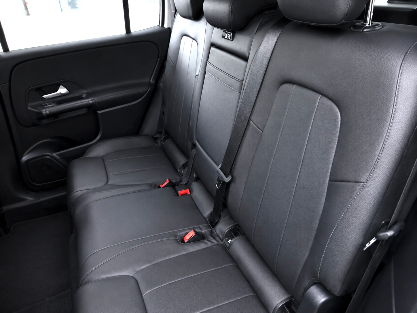MERCEDES-BENZ GLB 180 d Style 8G-Tronic-image-4