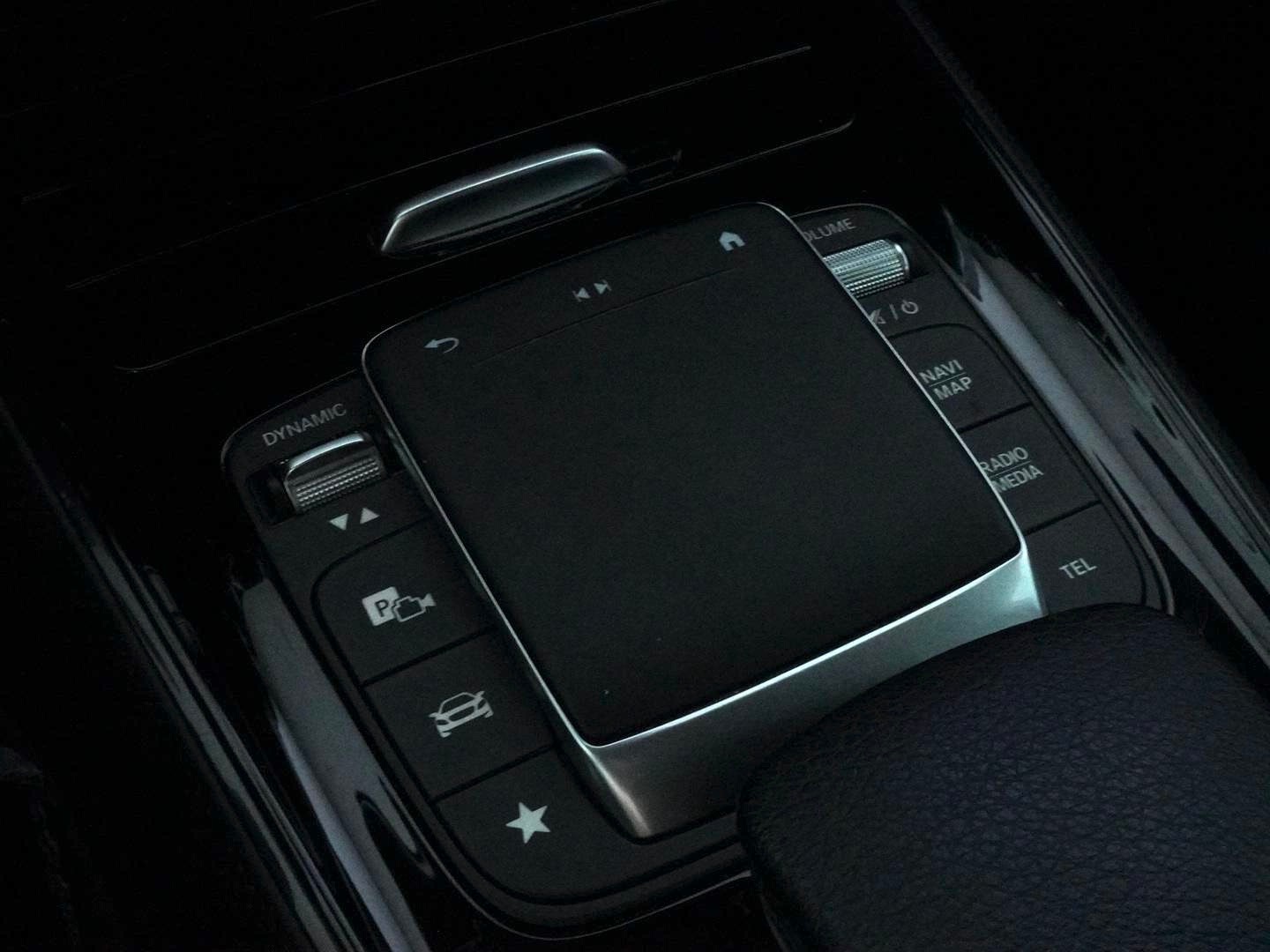 MERCEDES-BENZ GLB 180 d Style 8G-Tronic-image-7
