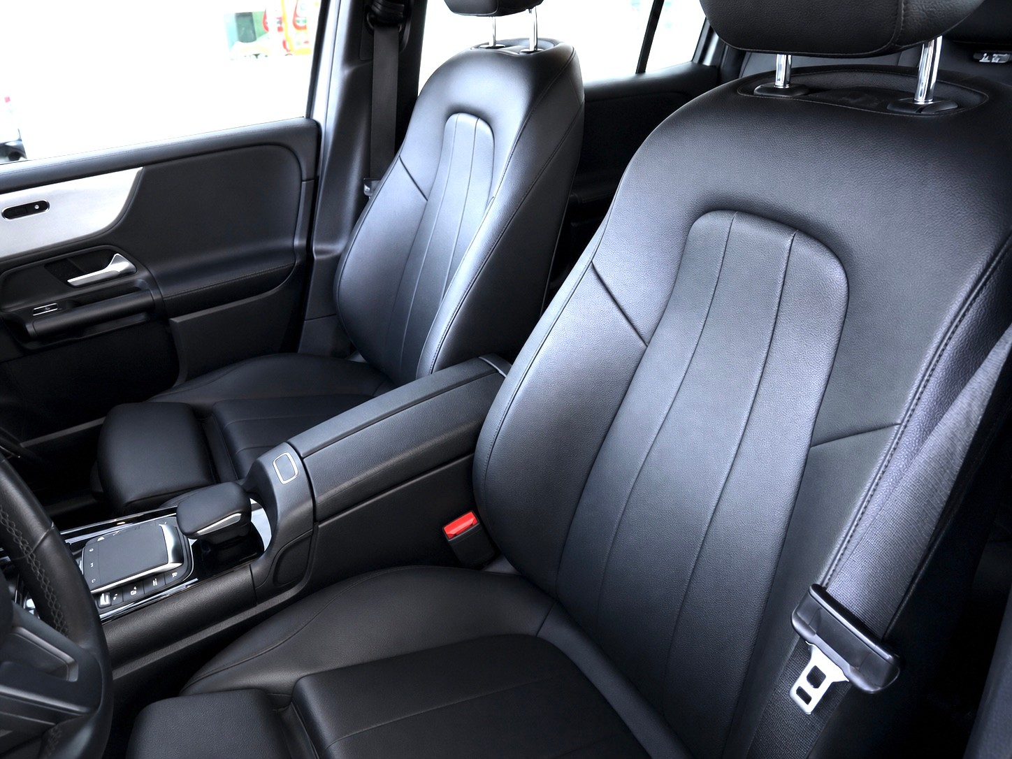 MERCEDES-BENZ GLB 180 d Style 8G-Tronic-showroom-element-3