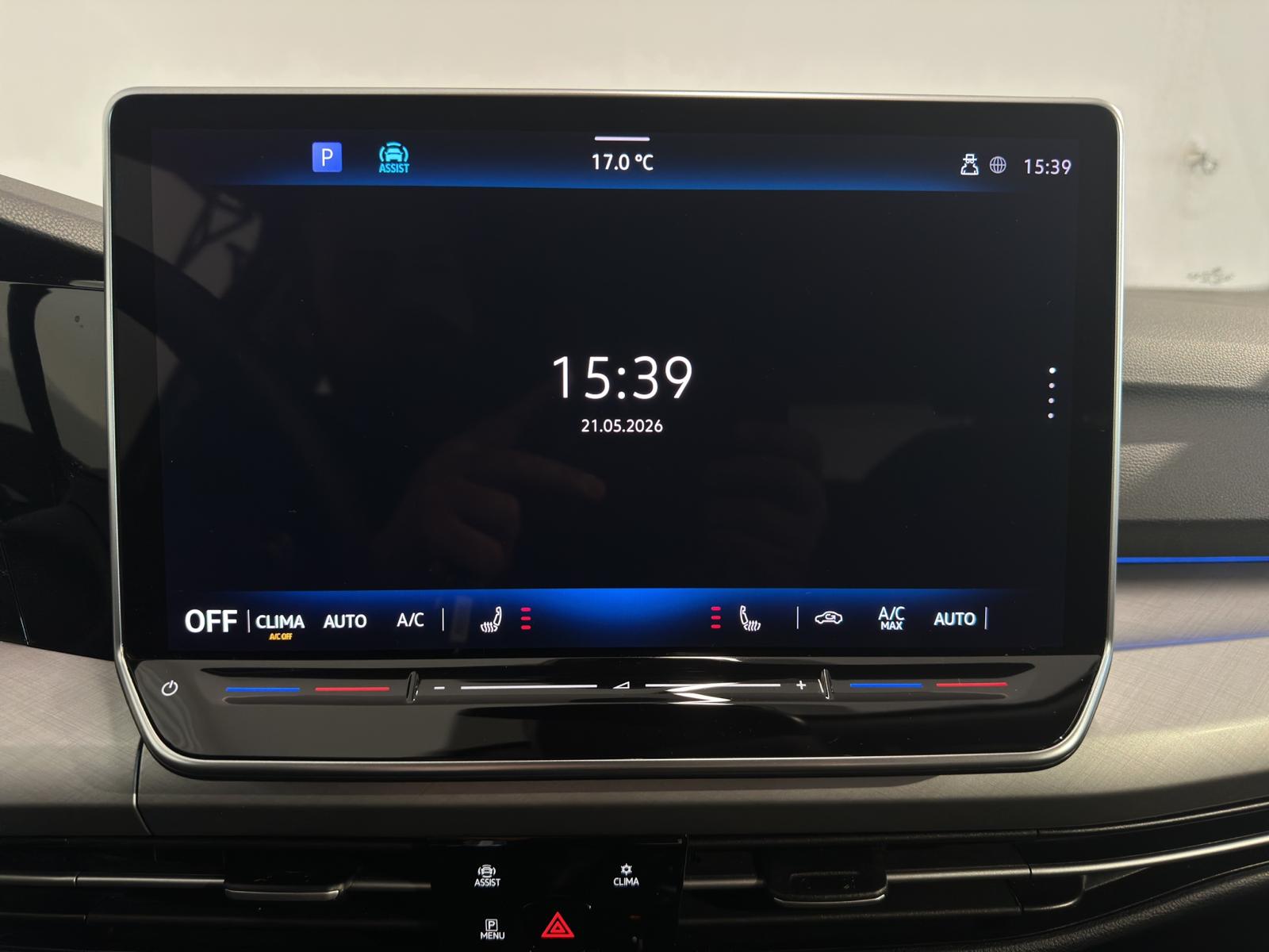 VW Golf 2.0 TDI Life DSG-image-22