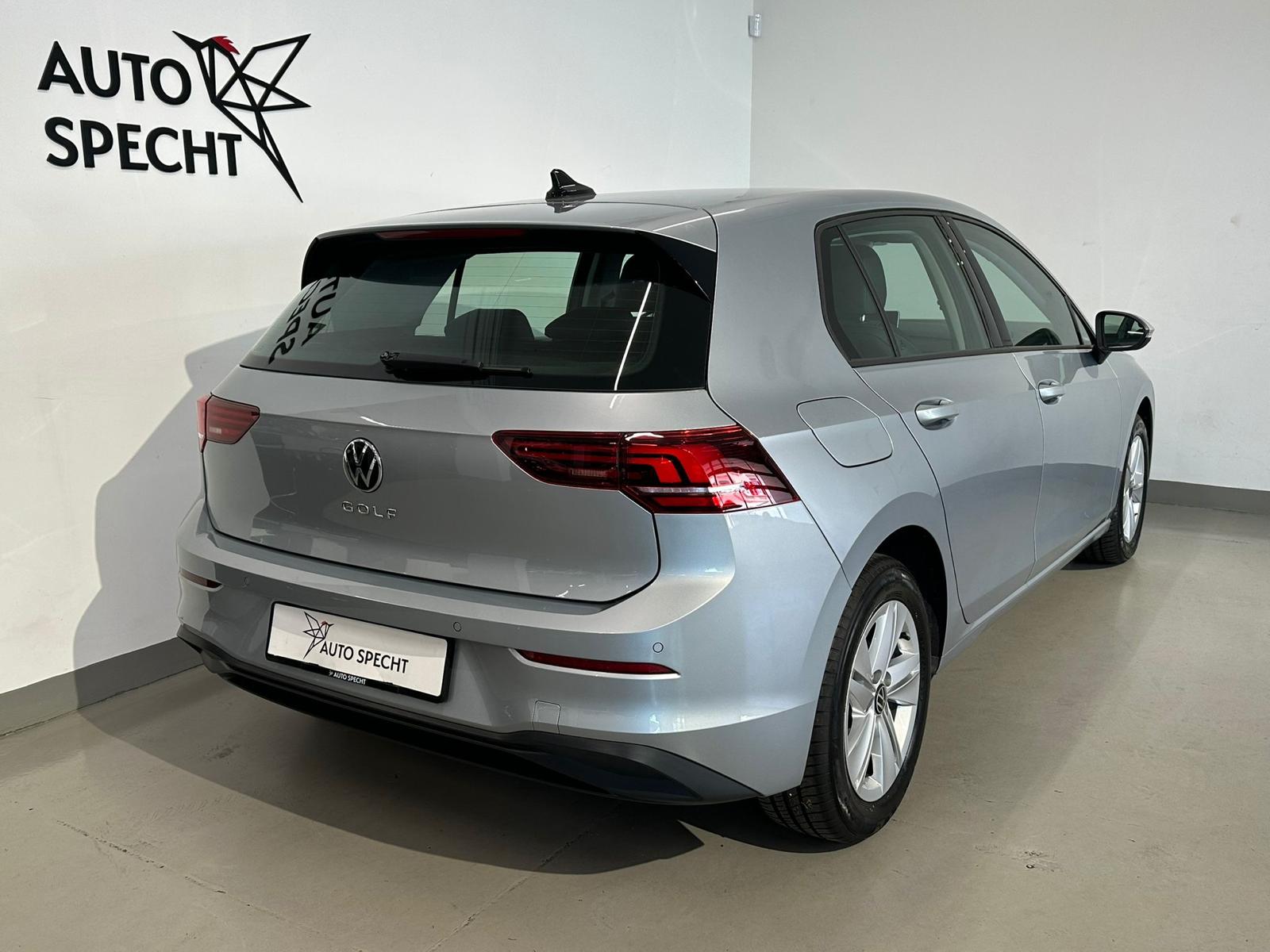 VW Golf 2.0 TDI Life DSG-image-4