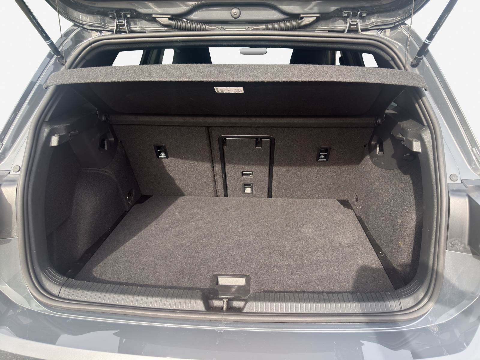 VW Golf 2.0 TSI R-Line DSG 4 Motion-image-12