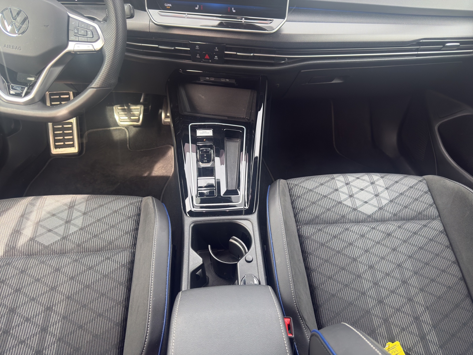 VW Golf 2.0 TSI R-Line DSG 4 Motion-image-10