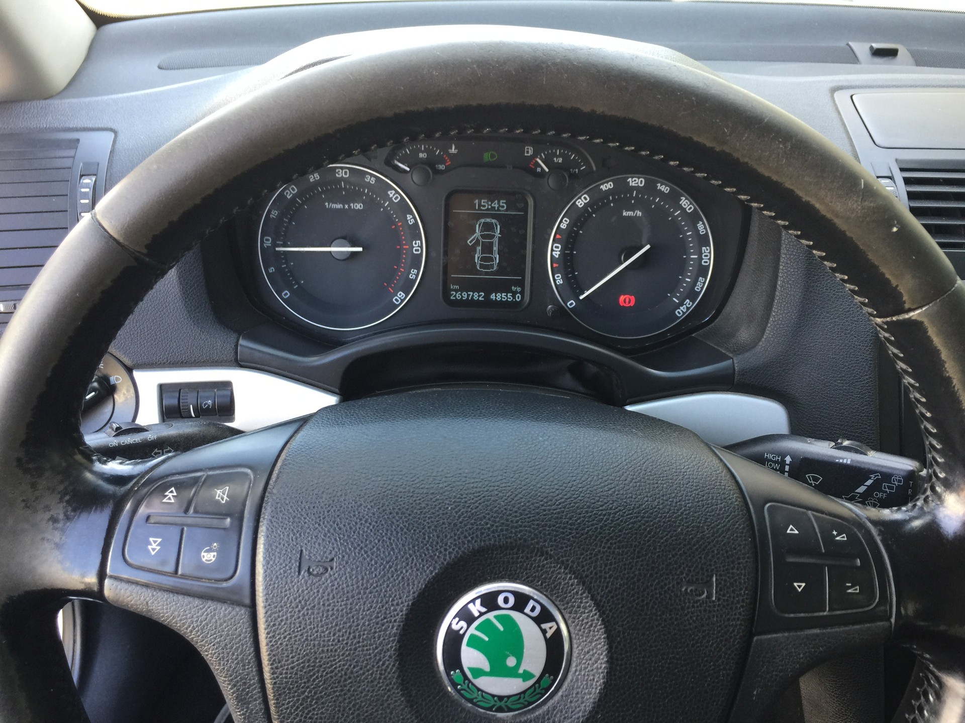 SKODA Octavia Scout 2.0 TDI 4x4-image-10