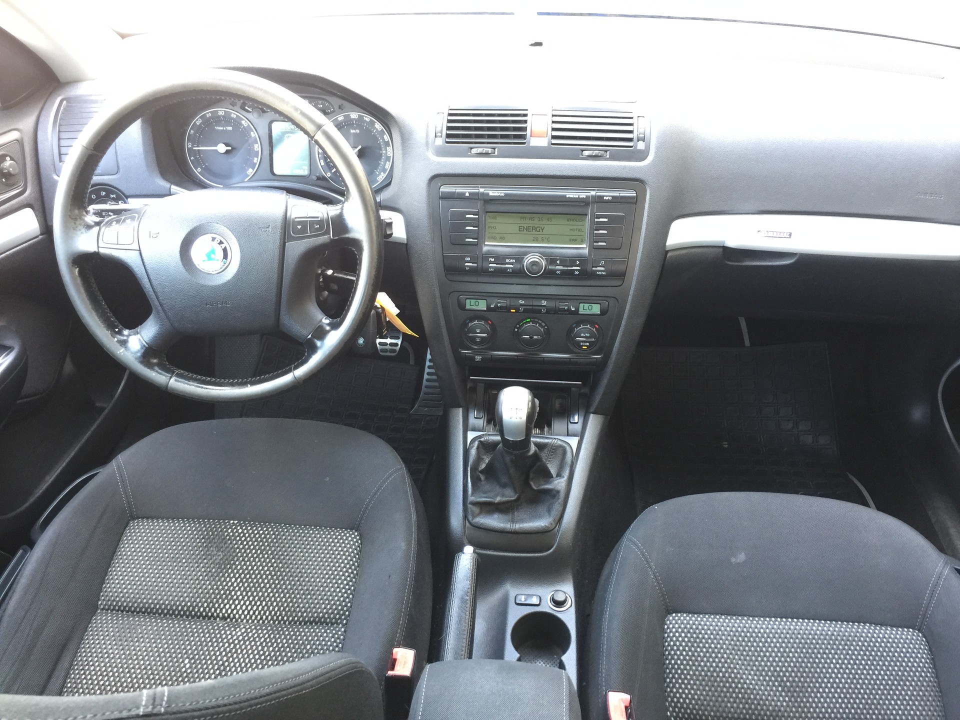 SKODA Octavia Scout 2.0 TDI 4x4-image-7
