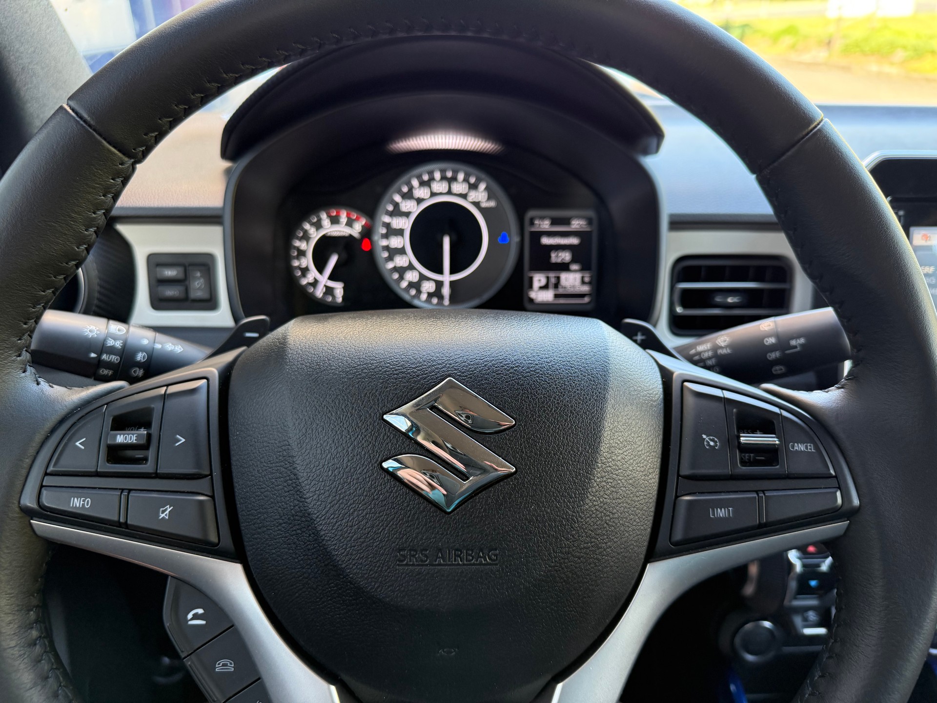 SUZUKI Ignis 1.2i Compact Top Hybrid CVT-image-8