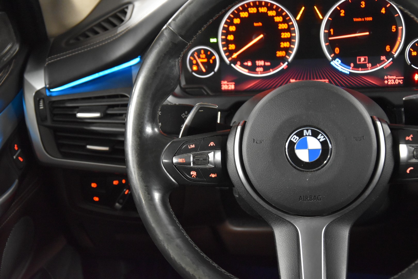 BMW X5 xDrive 40d Steptronic-image-15