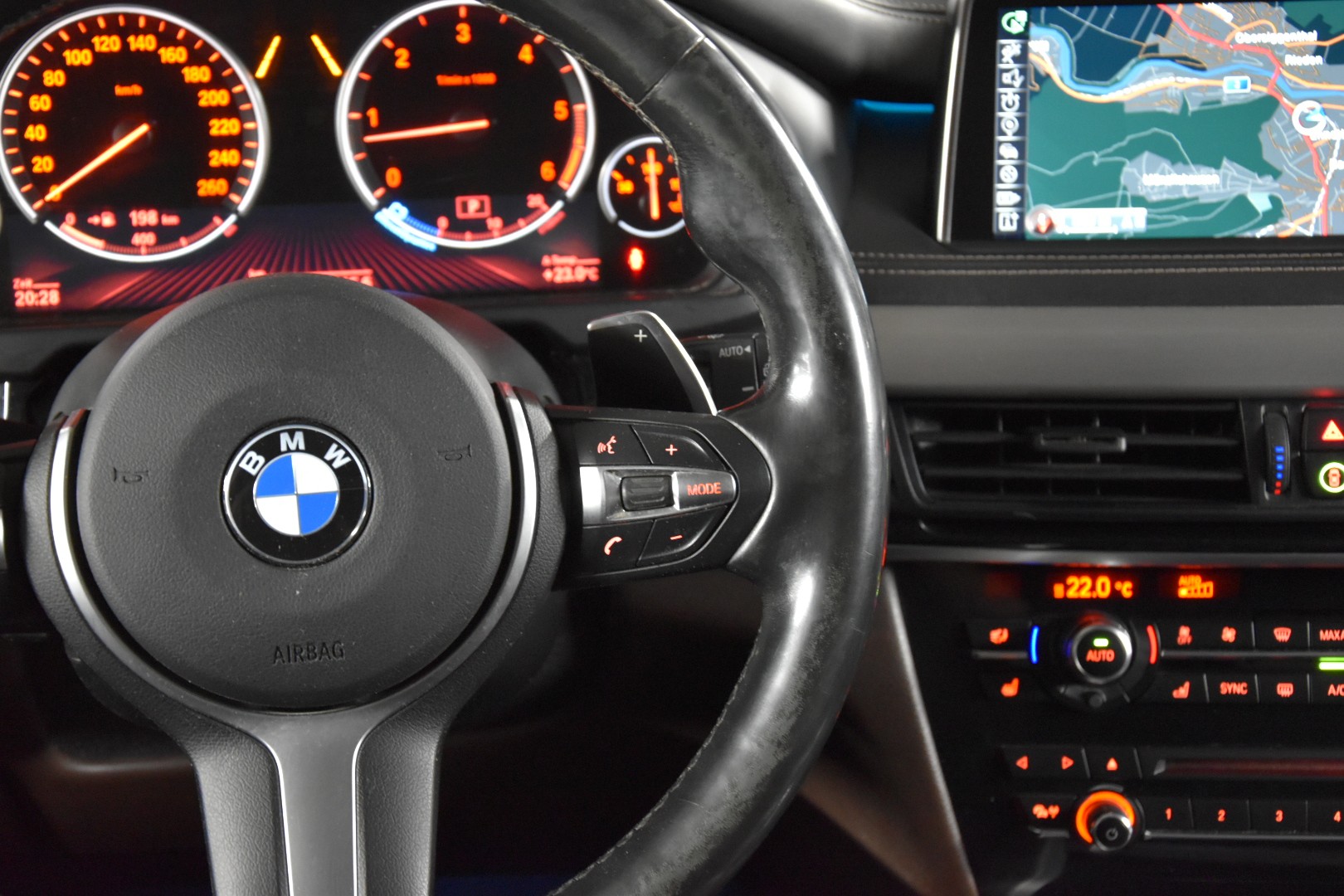 BMW X5 xDrive 40d Steptronic-image-16