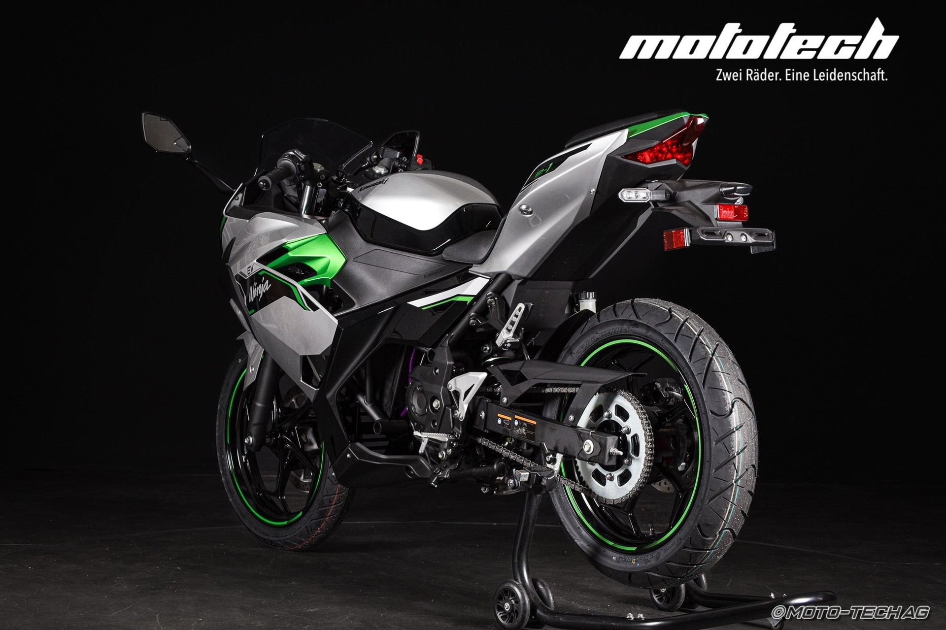 KAWASAKI Ninja E-1-showroom-element-3