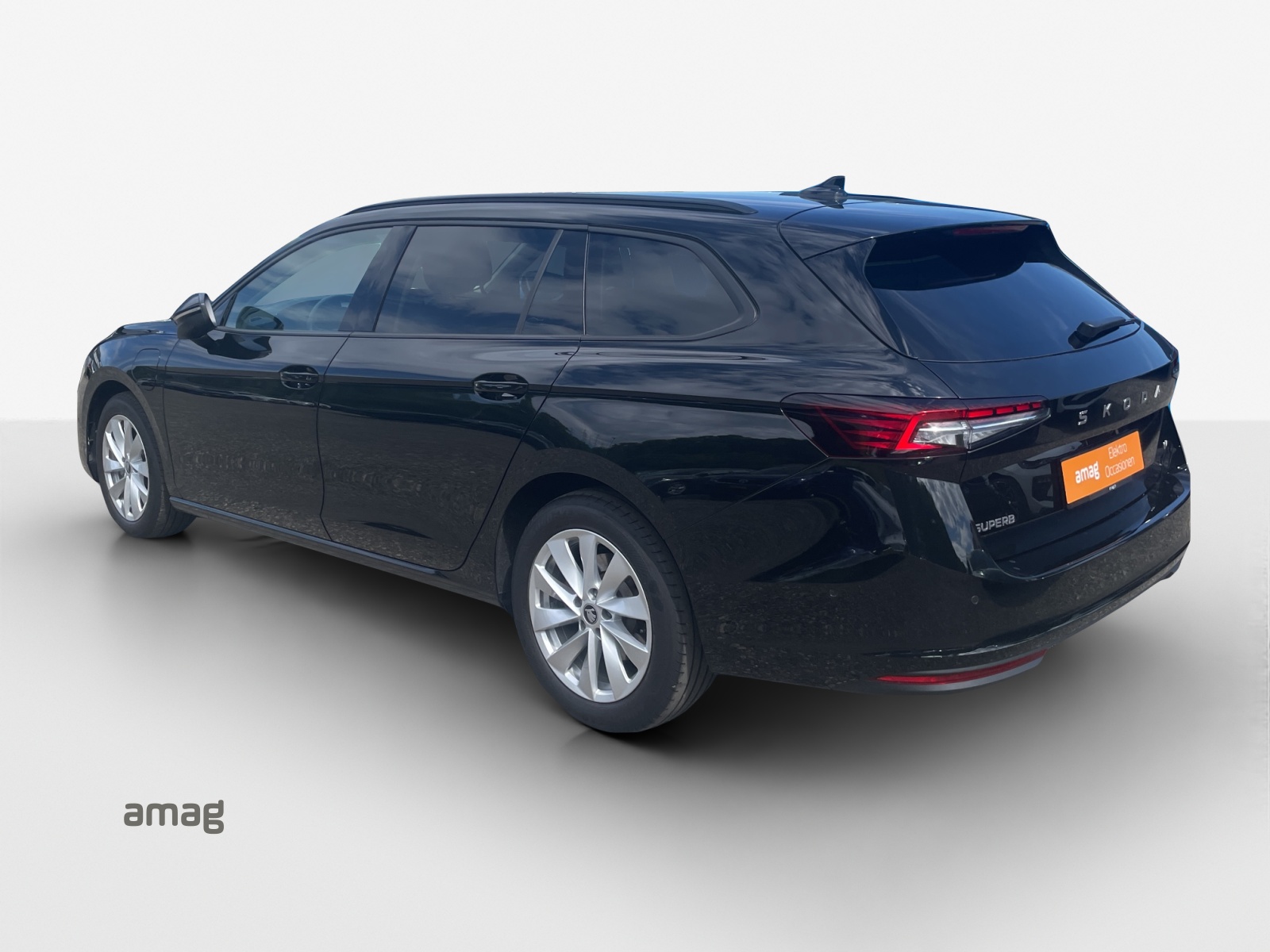 SKODA Superb Combi 1.5 TSI PHEV Selection DSG-image-2