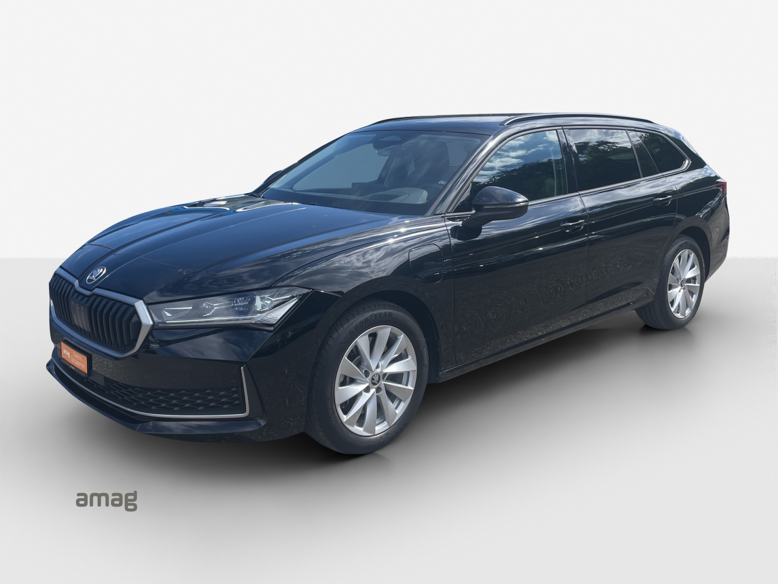 SKODA Superb Combi 1.5 TSI PHEV Selection DSG-image-0