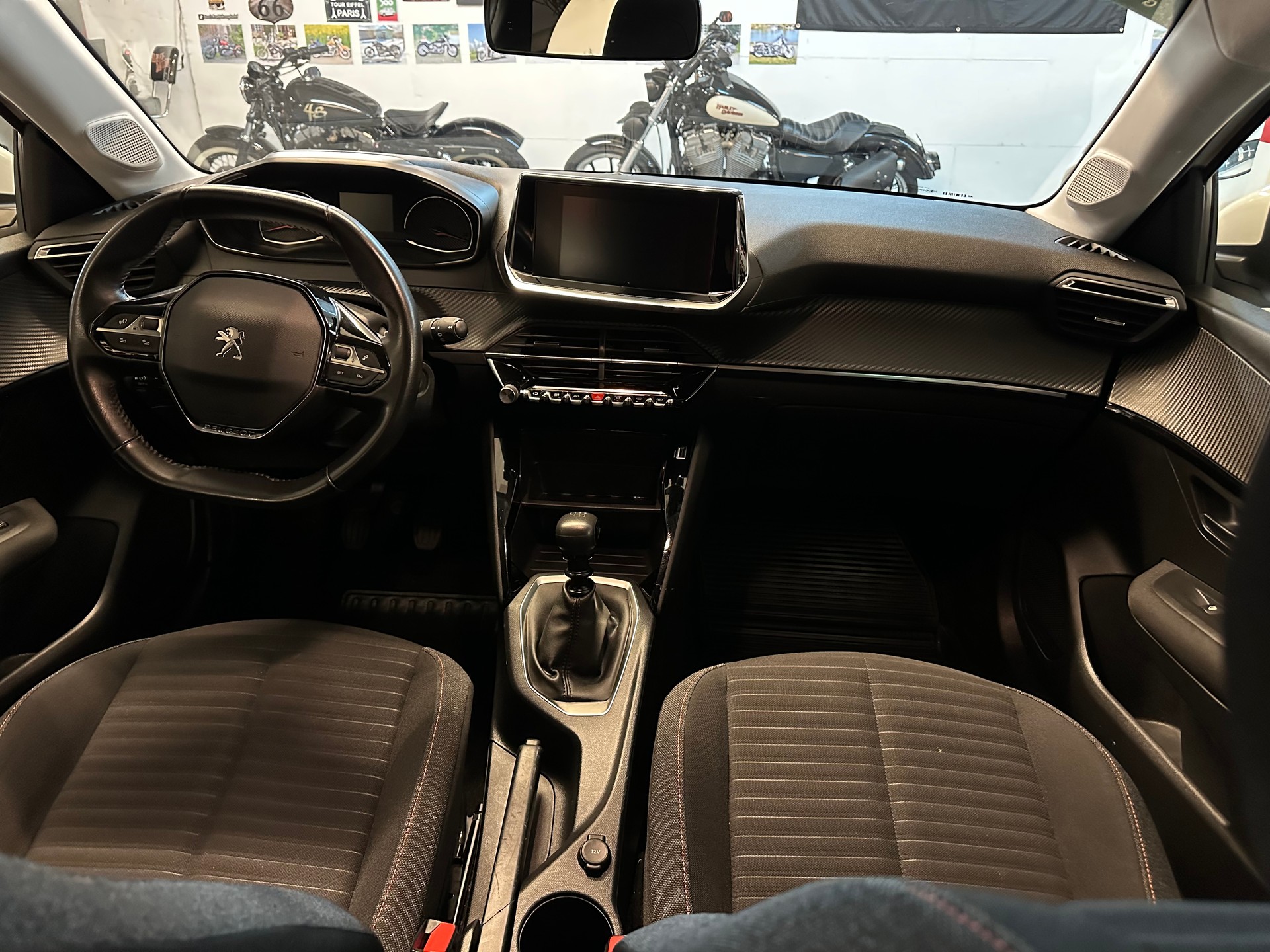 PEUGEOT 208 1.5 BlueHDi Allure-image-7