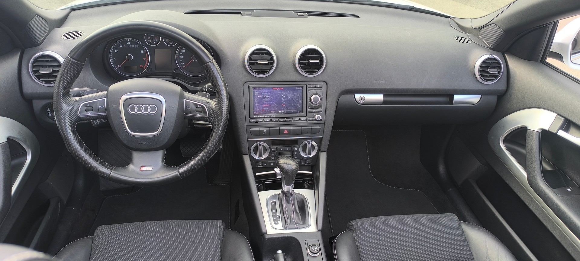 AUDI A3 Cabriolet 1.8 TFSI S-line S-tronic-image-10