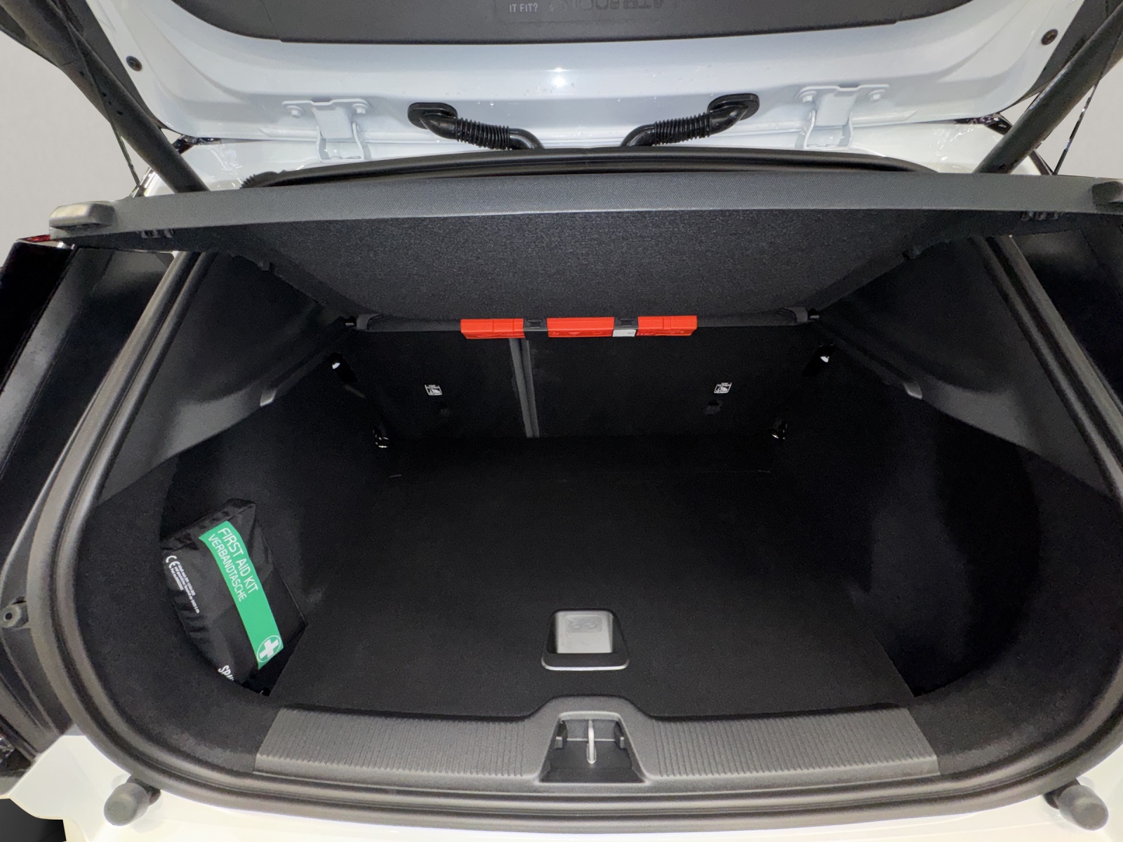 VOLVO EX30 CC P8 Ultra AWD-image-14