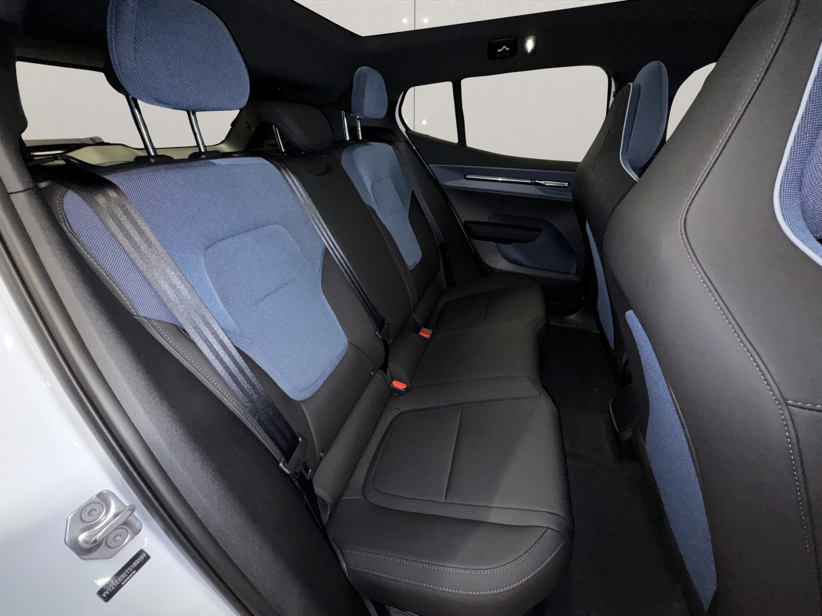 VOLVO EX30 CC P8 Ultra AWD-image-15