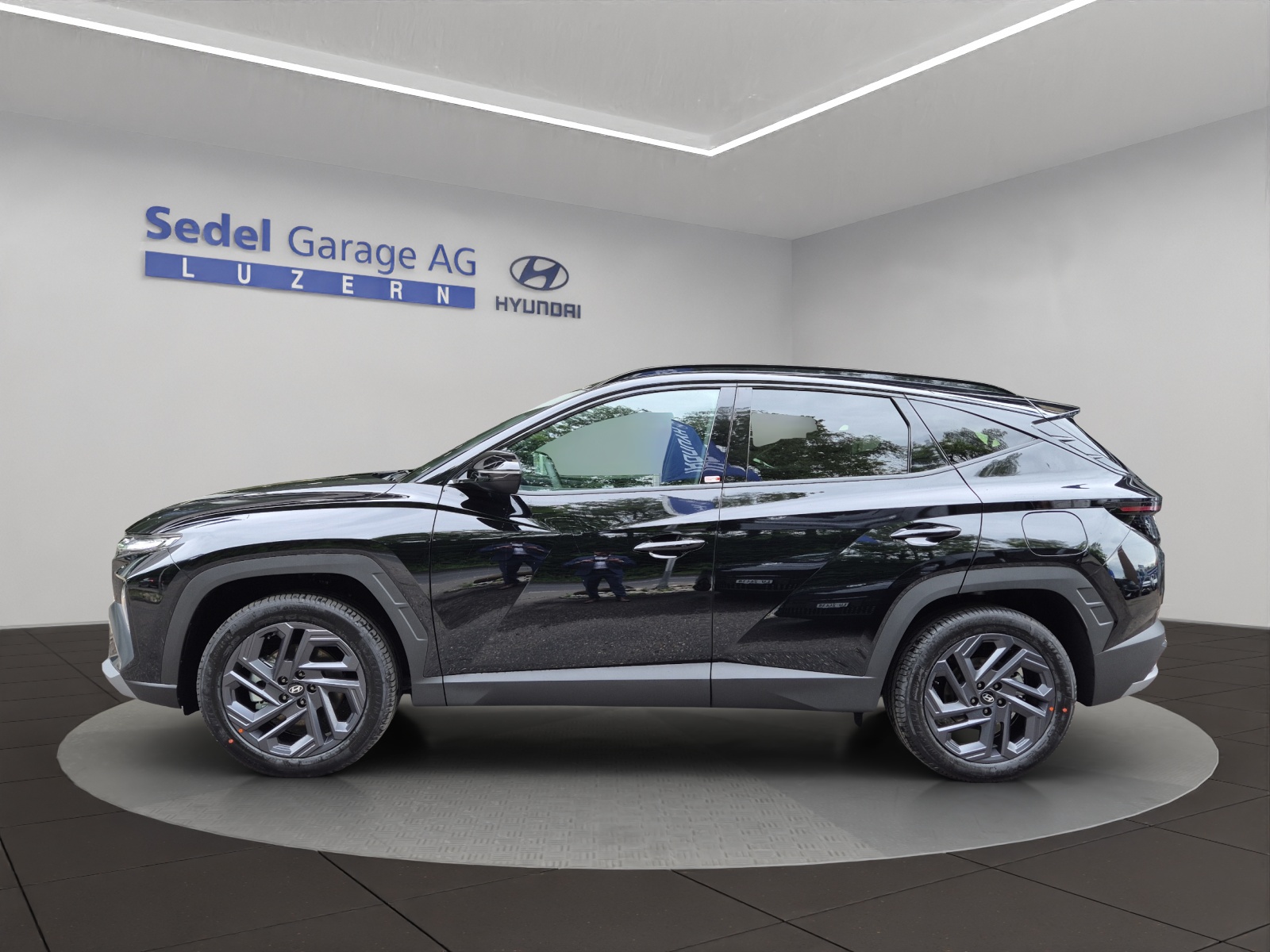 HYUNDAI Tucson 1.6 T-GDi HEV Origo Blackline 4WD-image-2