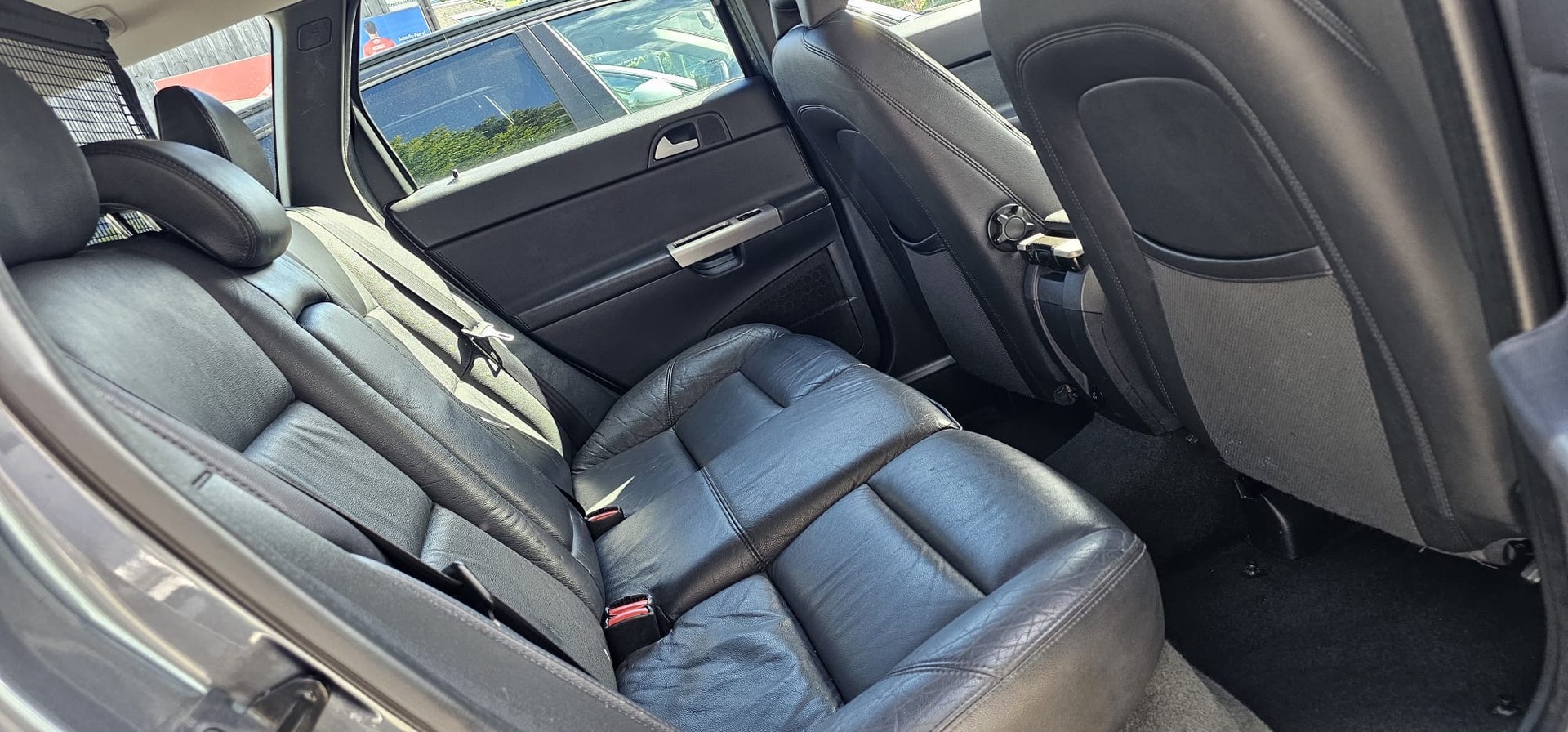 VOLVO V50 D5-image-9