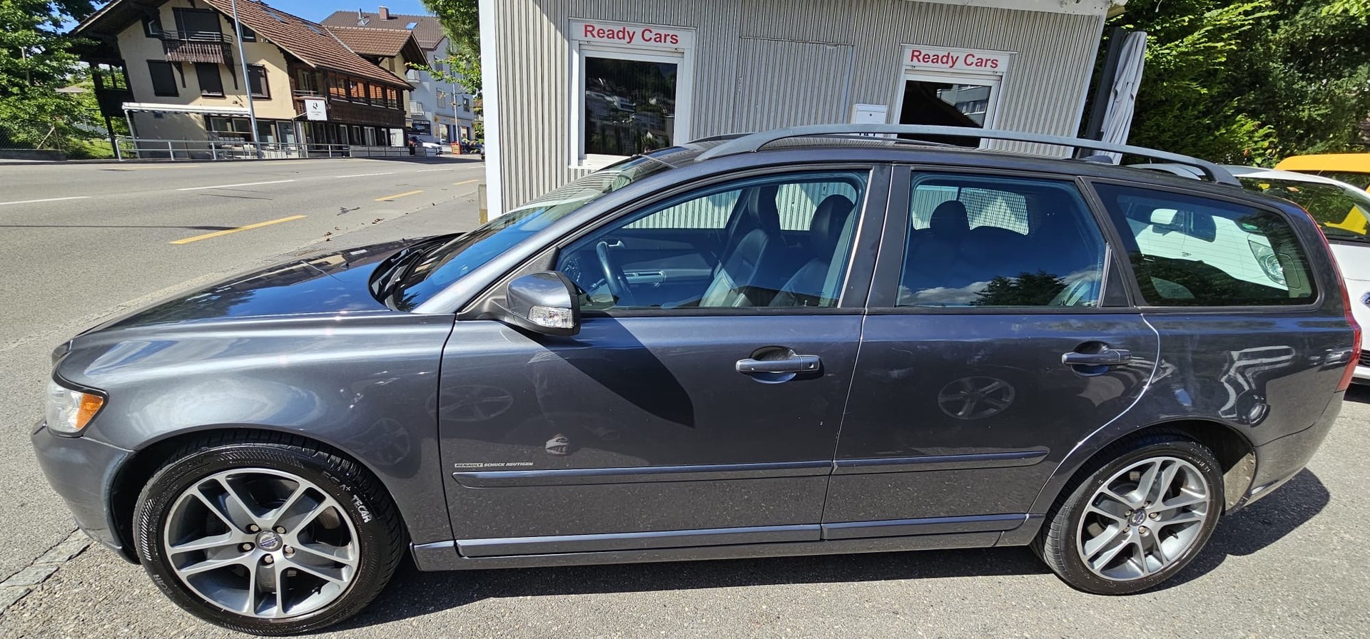 VOLVO V50 D5-image-4