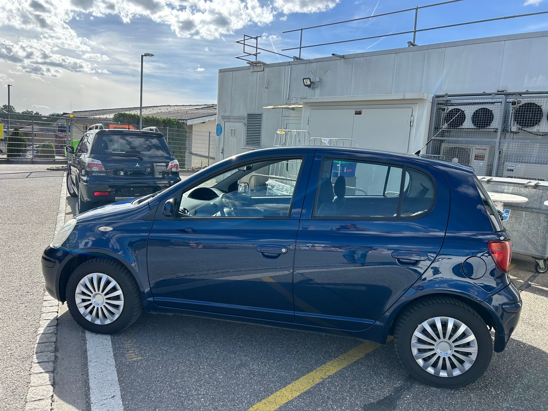 TOYOTA Yaris 1.3 Linea Sol-image-7