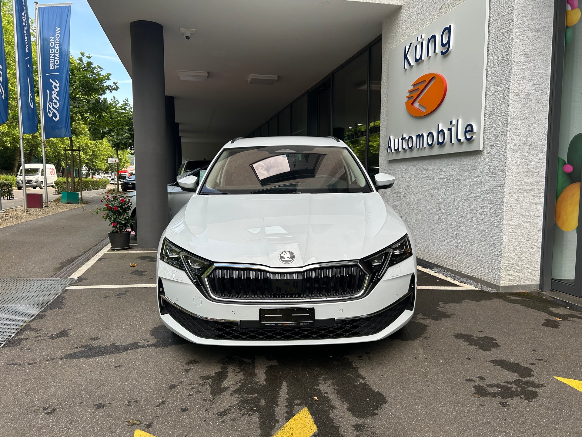 SKODA Octavia Combi 1.5 TSI mHEV DSG Selection-image-5