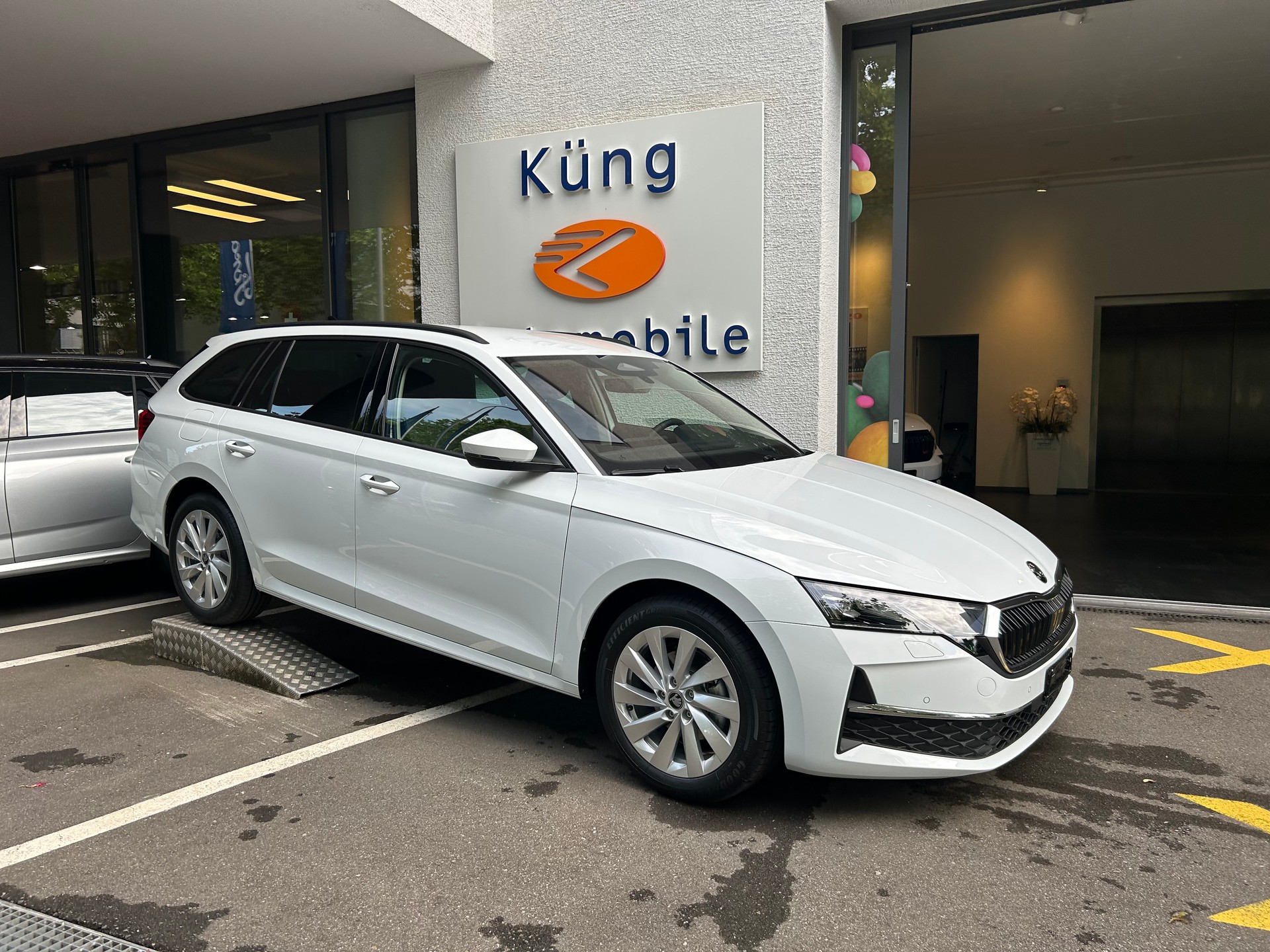 SKODA Octavia Combi 1.5 TSI mHEV DSG Selection