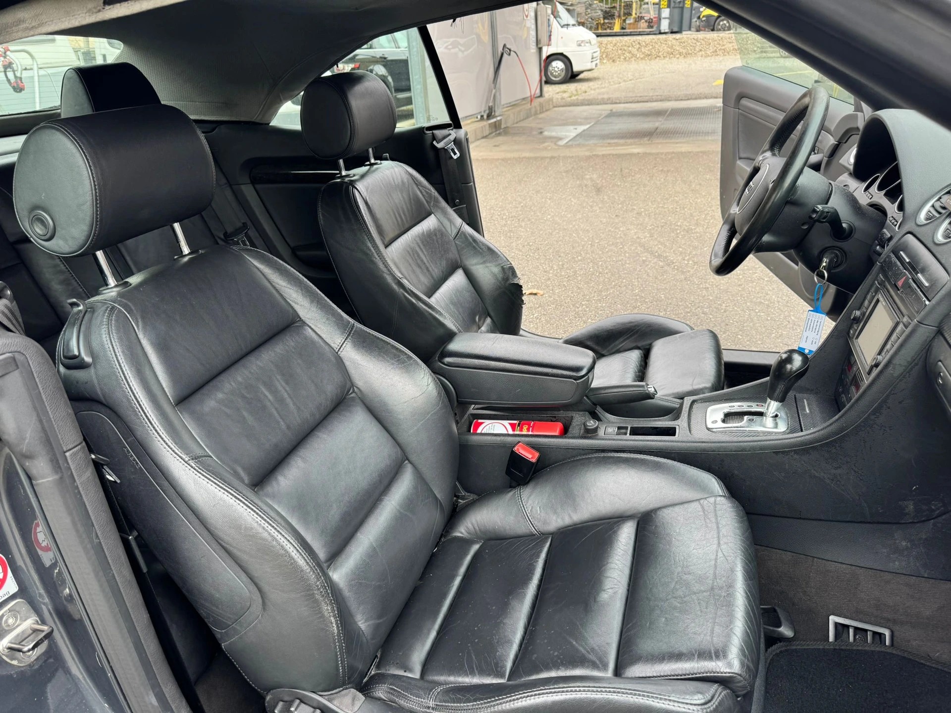 AUDI A4 Cabriolet 3.0 V6-image-12
