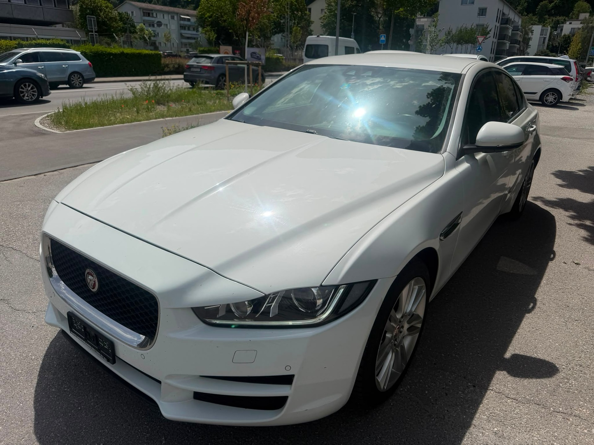 JAGUAR XE 20d Portfolio AWD Automat-image-10