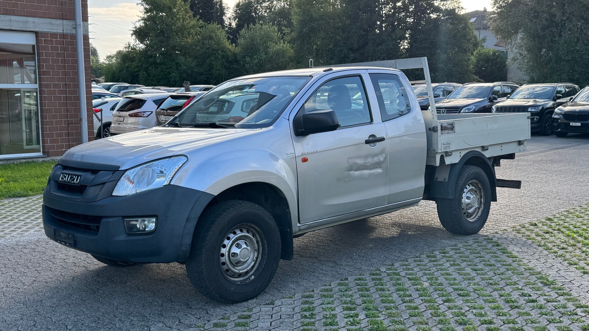 ISUZU D-MAX 2.5 SpaceCab Satellite 4x4-image-1
