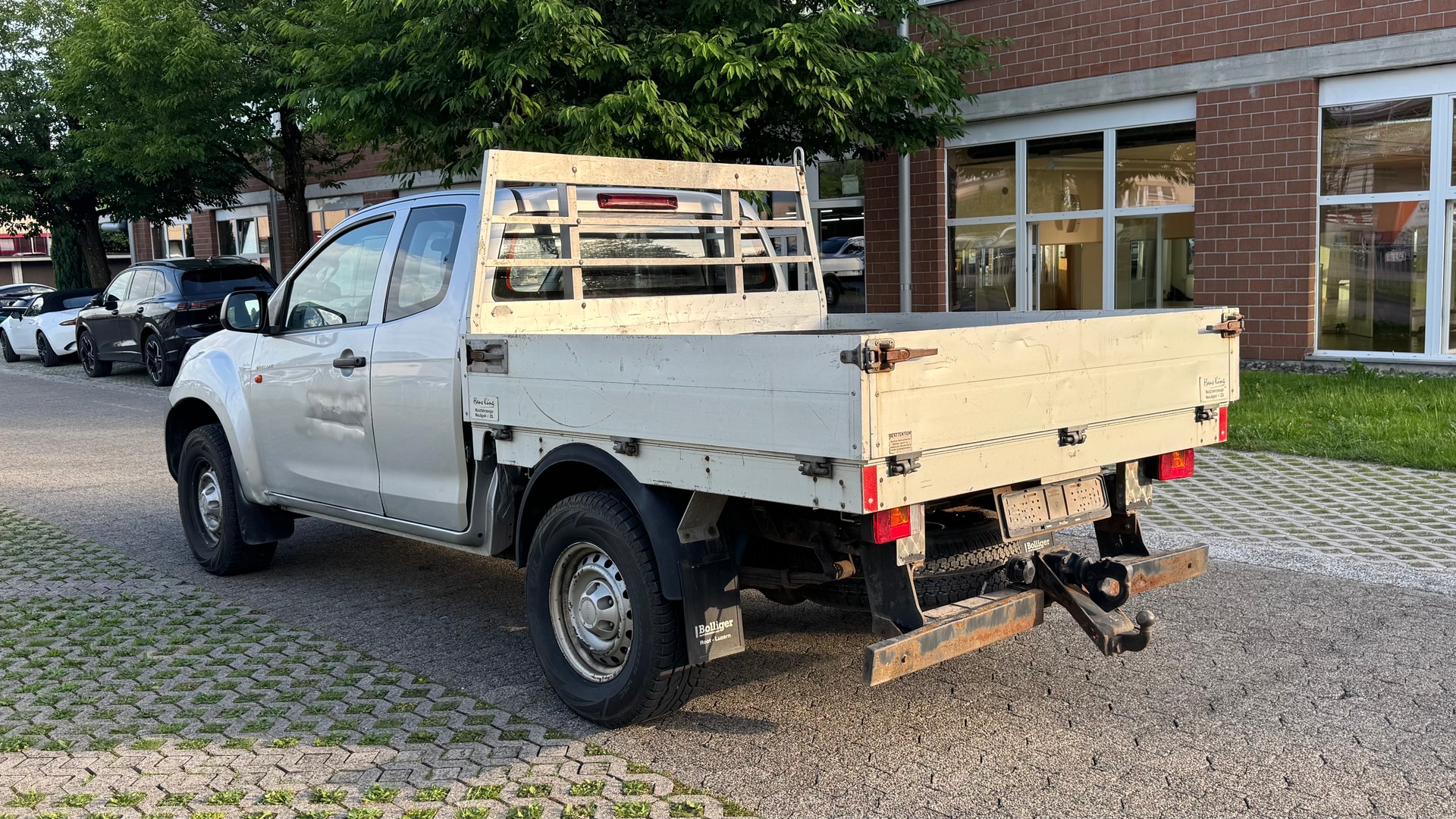 ISUZU D-MAX 2.5 SpaceCab Satellite 4x4-image-4