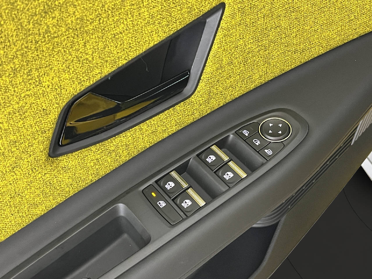 RENAULT R5 E-Tech Comfort Range iconic-image-12