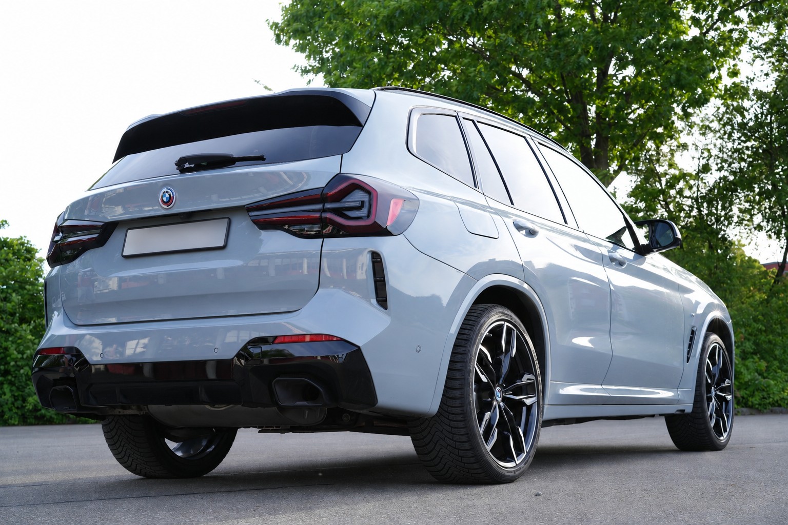 BMW M40i-image-2