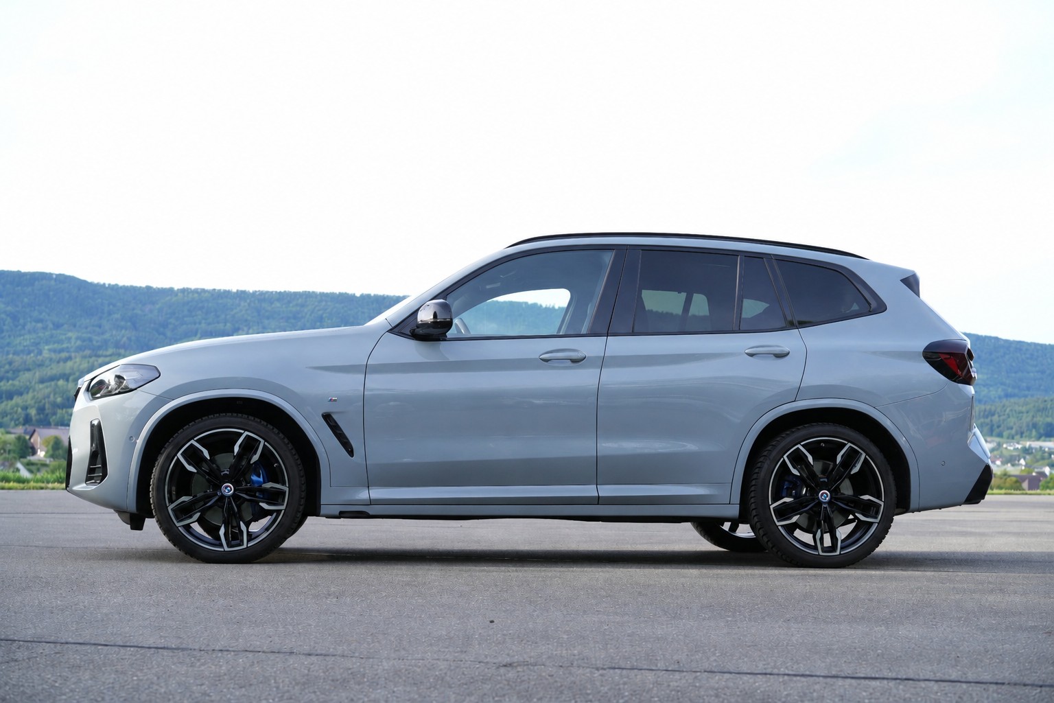 BMW M40i-image-3