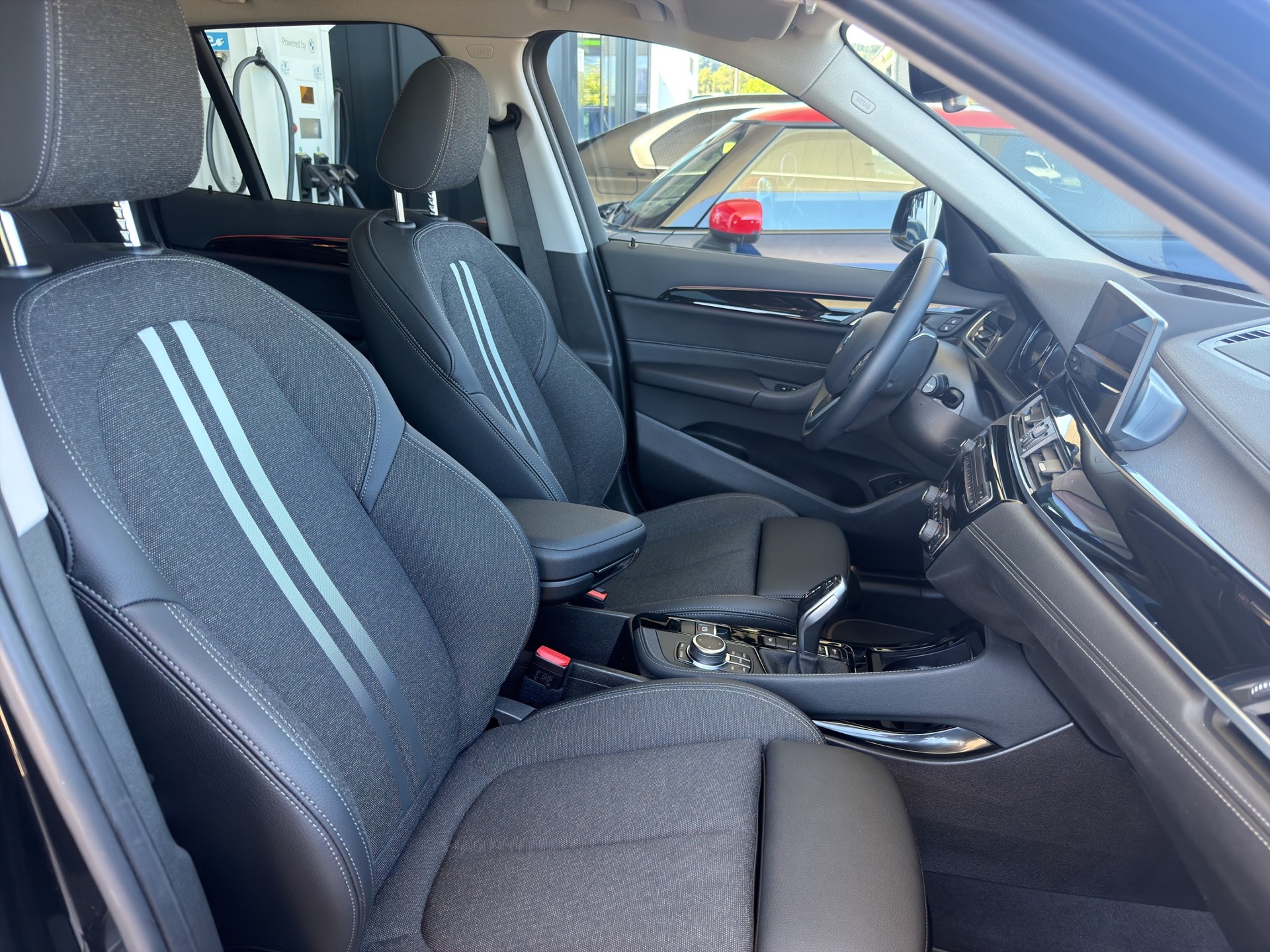 BMW X1 xDrive 18d Sport Line-image-17