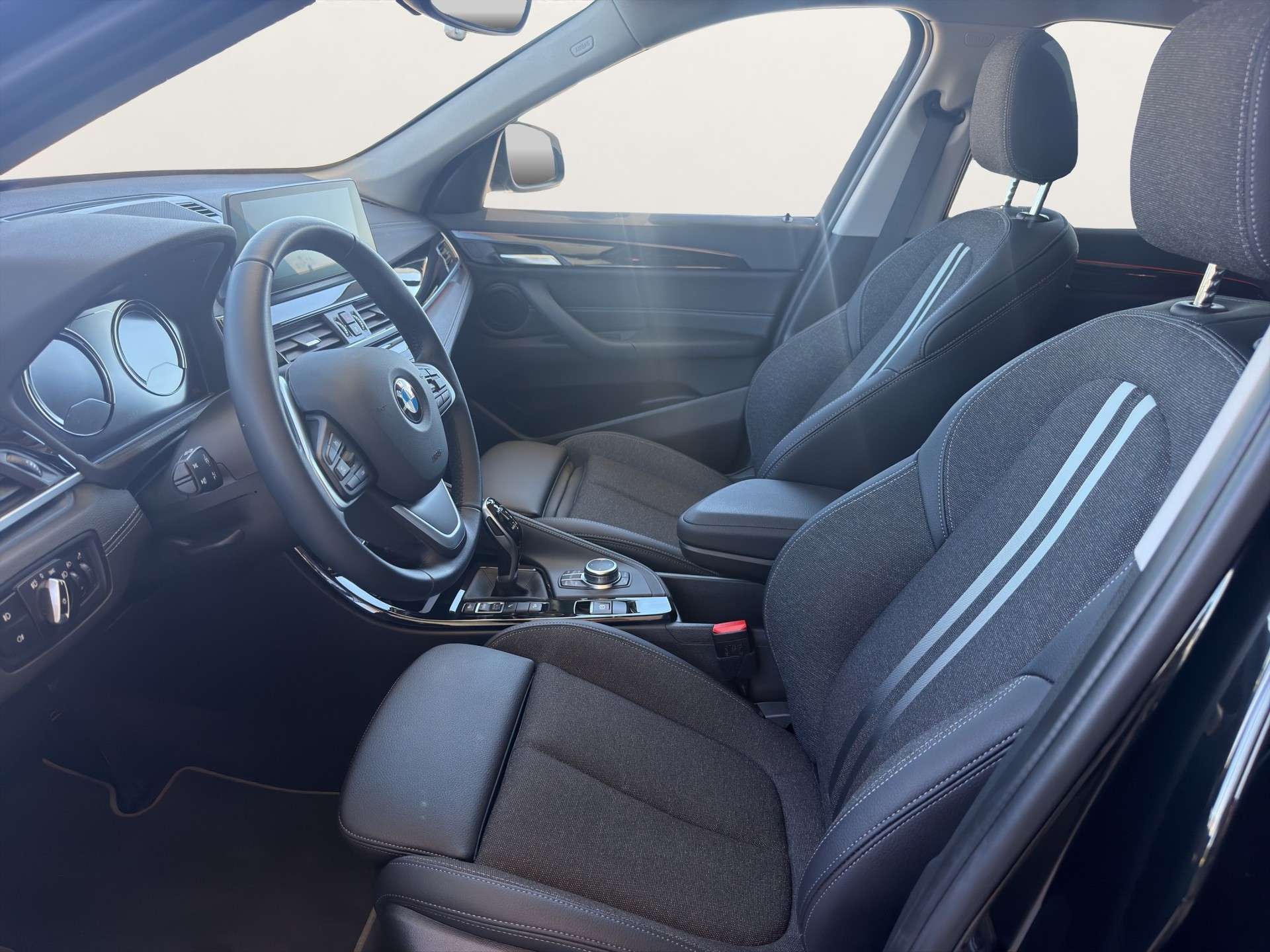 BMW X1 xDrive 18d Sport Line-image-9