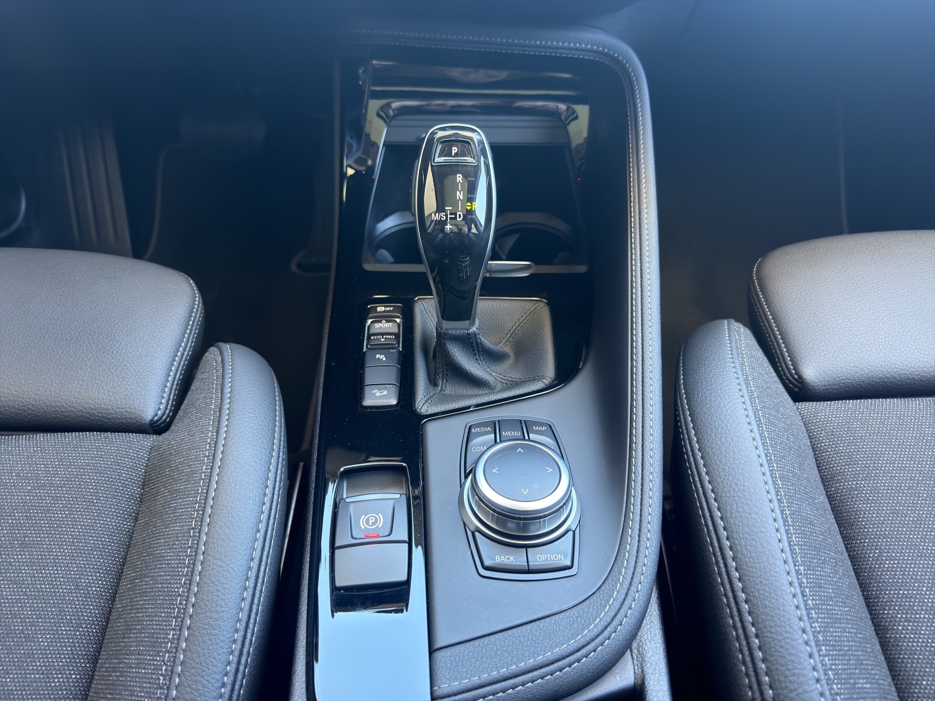 BMW X1 xDrive 18d Sport Line-image-13
