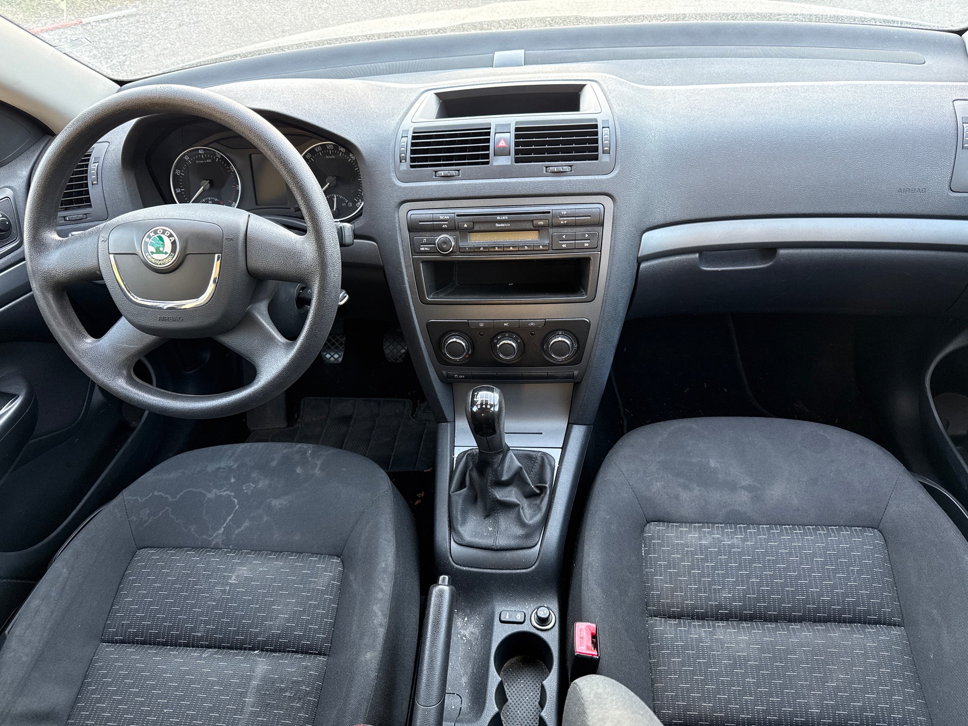 SKODA Octavia Combi 1.4 TSI Ambiente-image-6