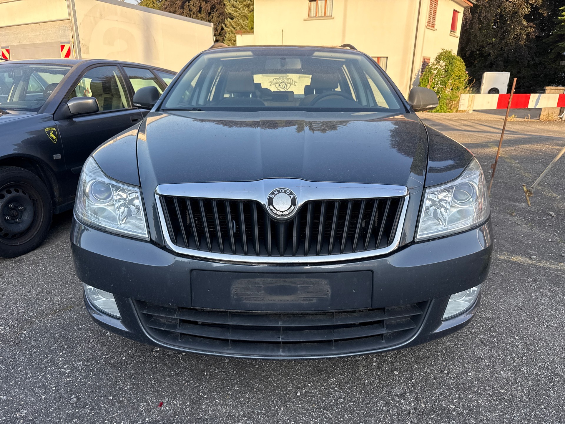 SKODA Octavia Combi 1.4 TSI Ambiente-image-1