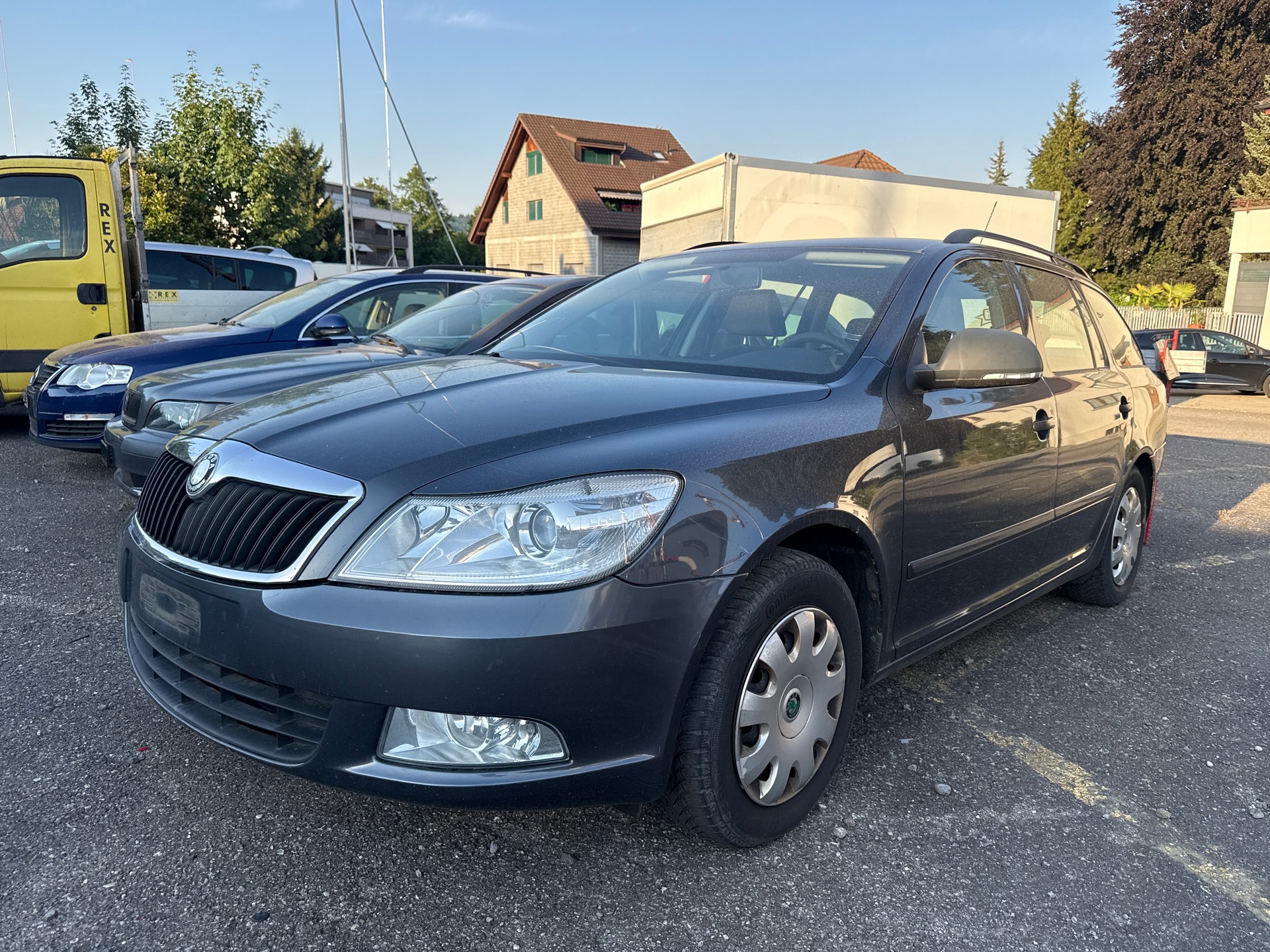 SKODA Octavia Combi 1.4 TSI Ambiente-image-0