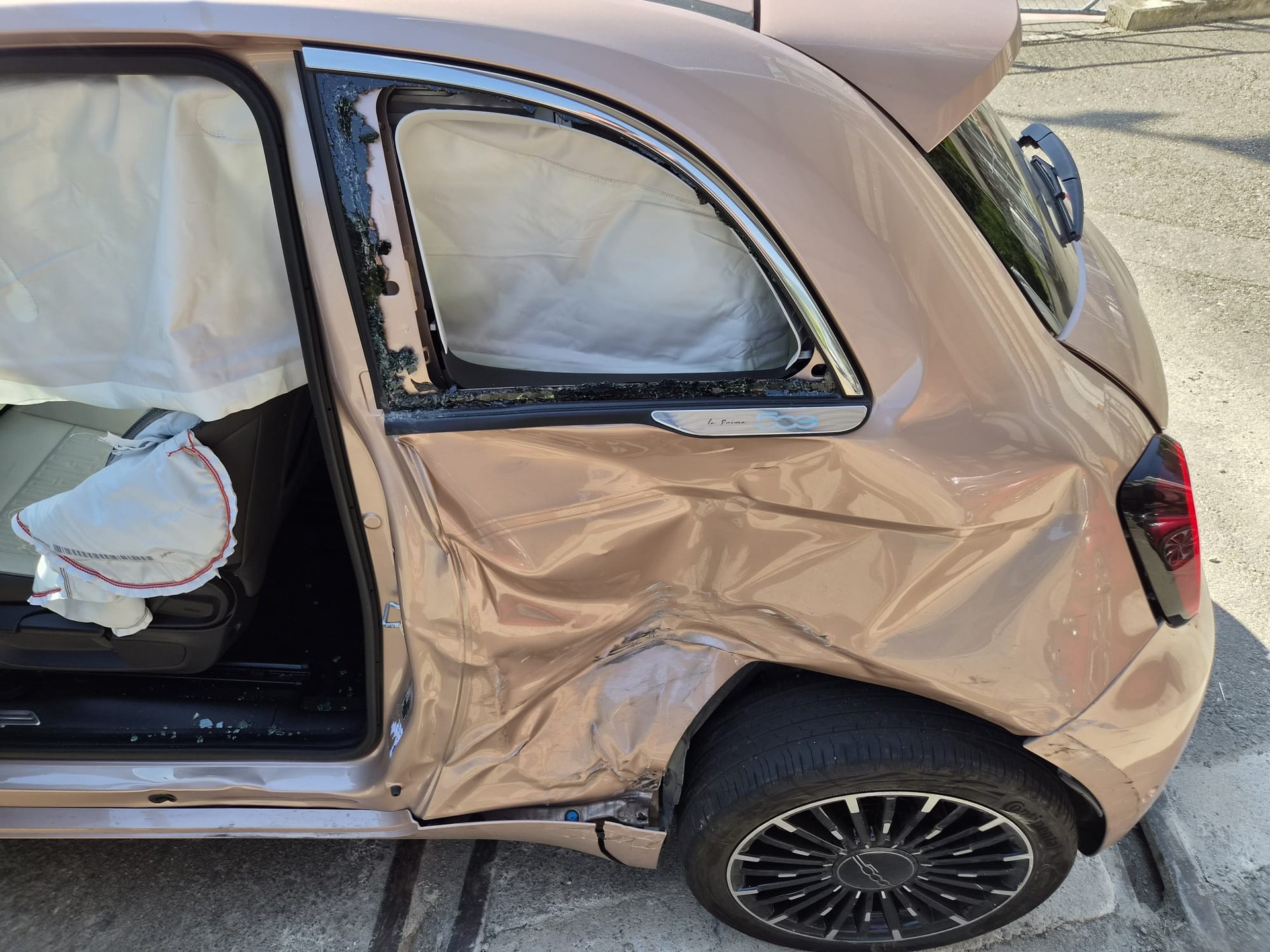 FIAT 500 electric 87 kW La Prima-image-8