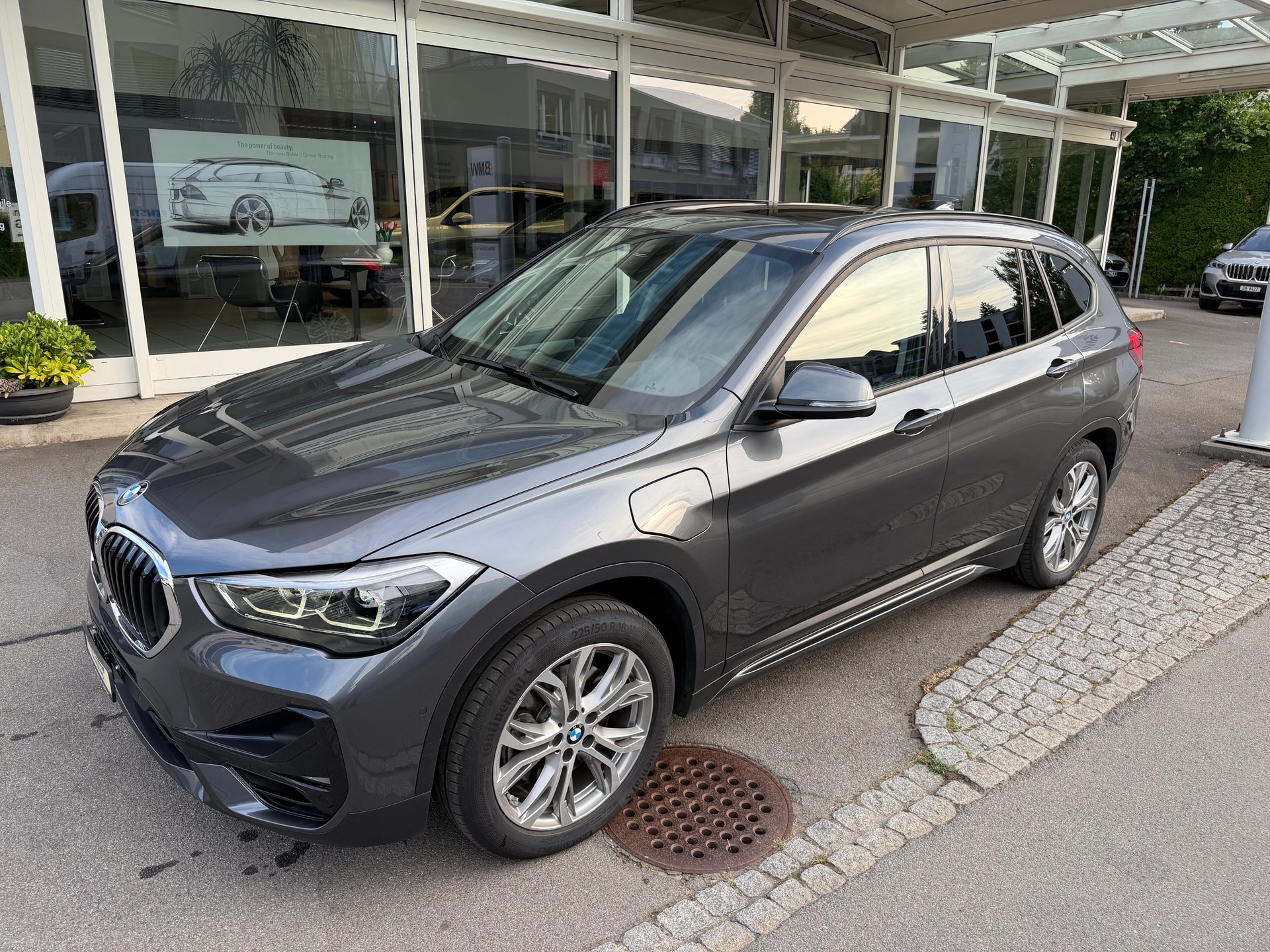 BMW X1 xDrive 25e Sport Line Steptronic-image-0