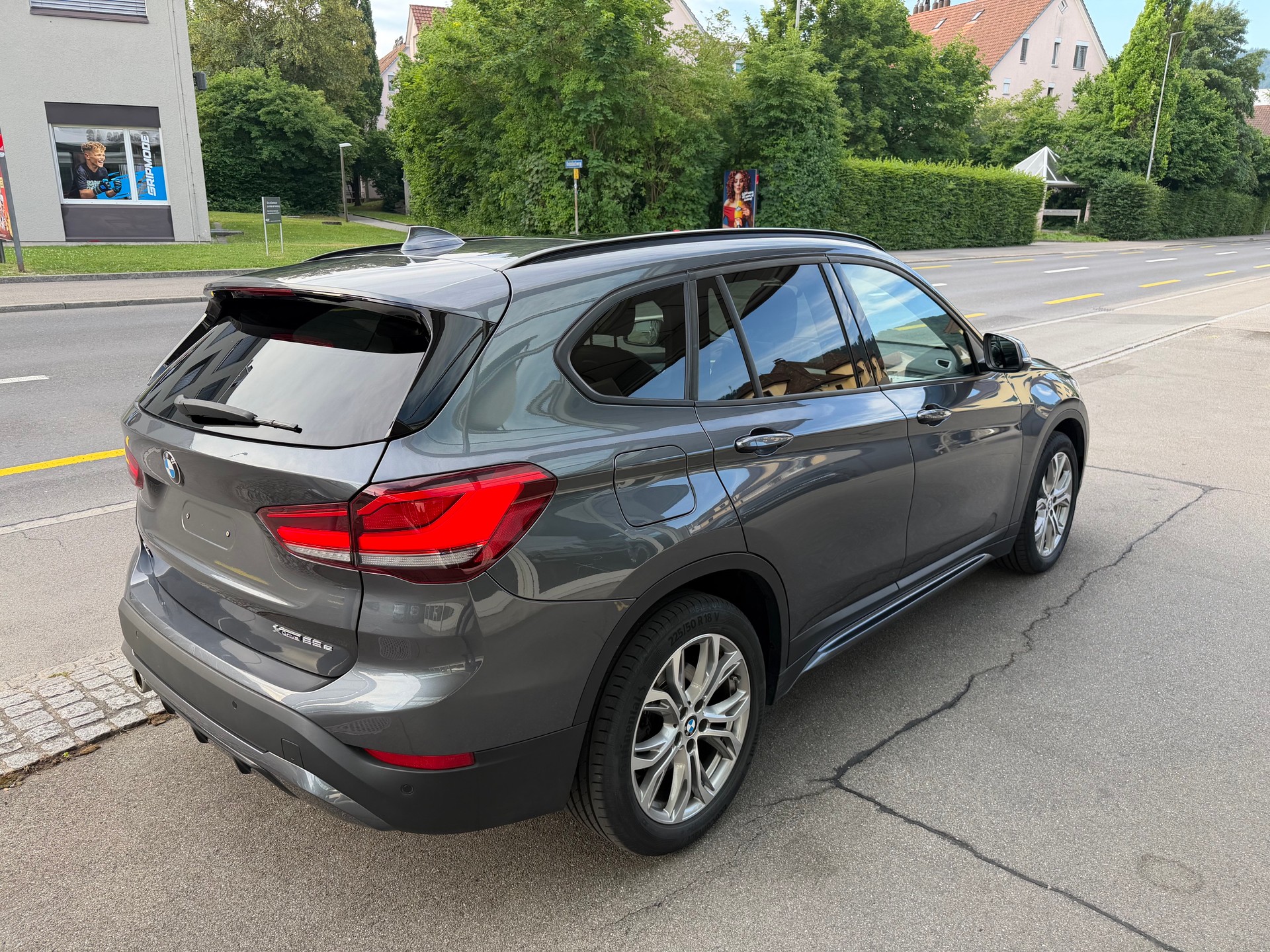 BMW X1 xDrive 25e Sport Line Steptronic-image-5