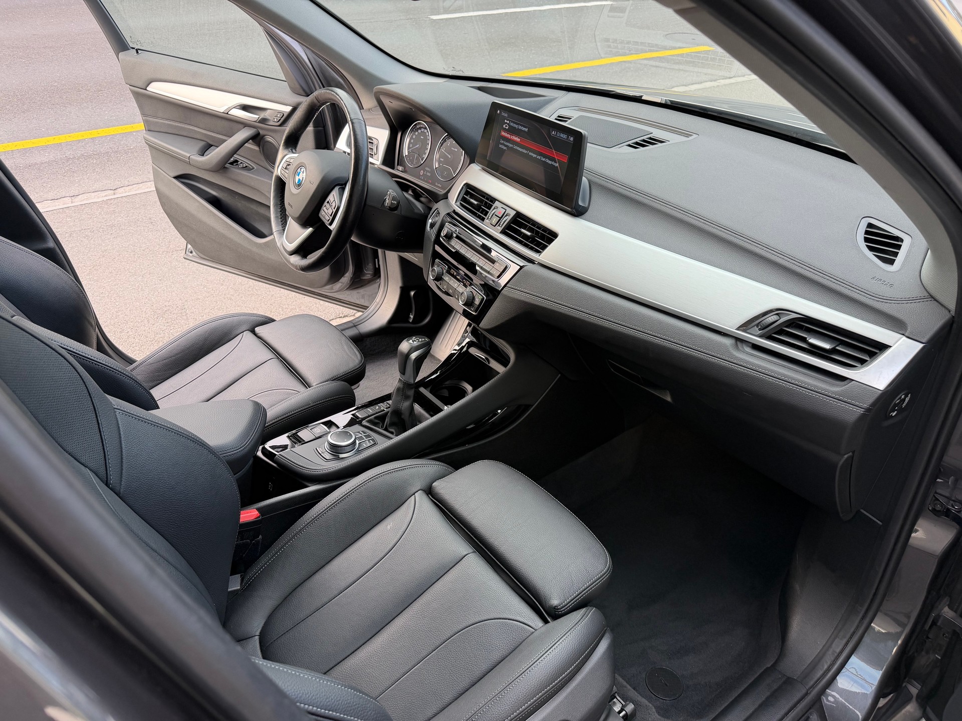 BMW X1 xDrive 25e Sport Line Steptronic-image-10